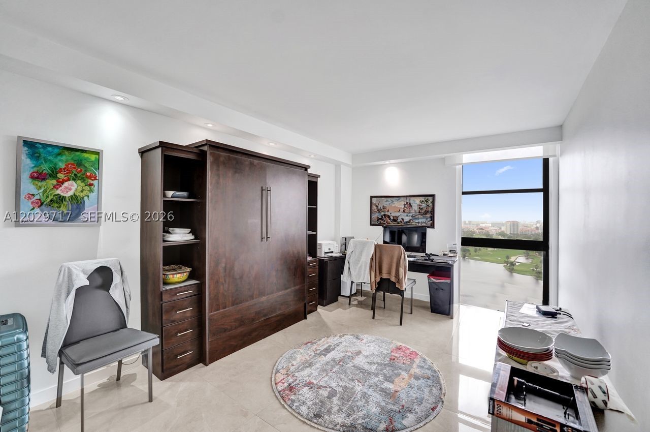 image Hamptons West52