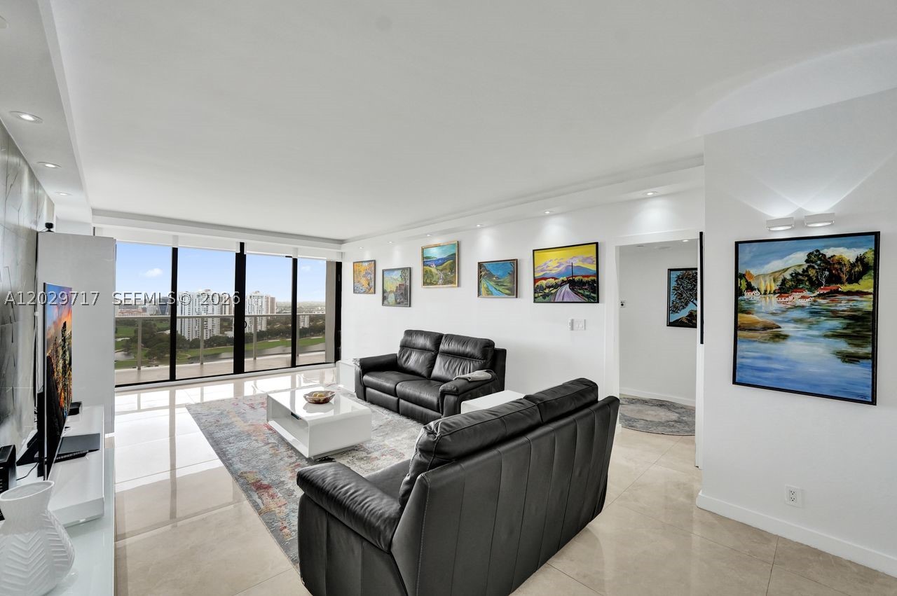 image Hamptons West8