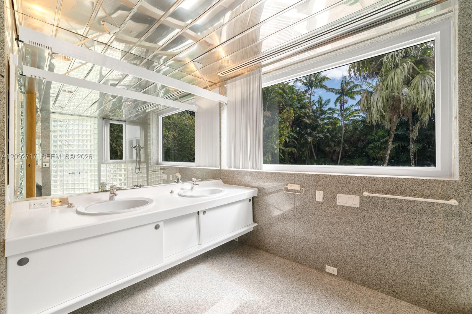 6070 SW 128th Pinecrest, FL 33156