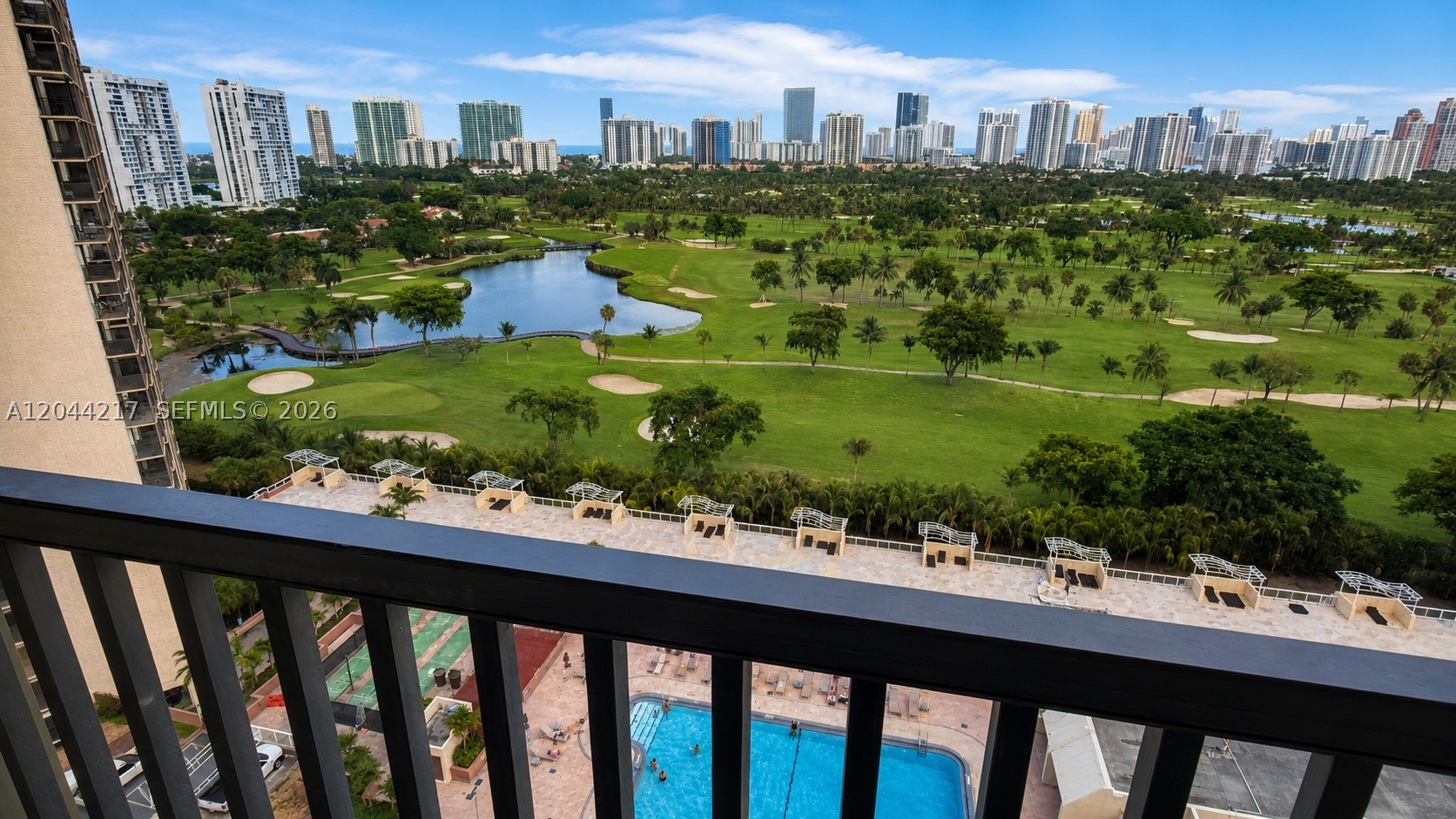 20301 W Country Clb Dr #1826