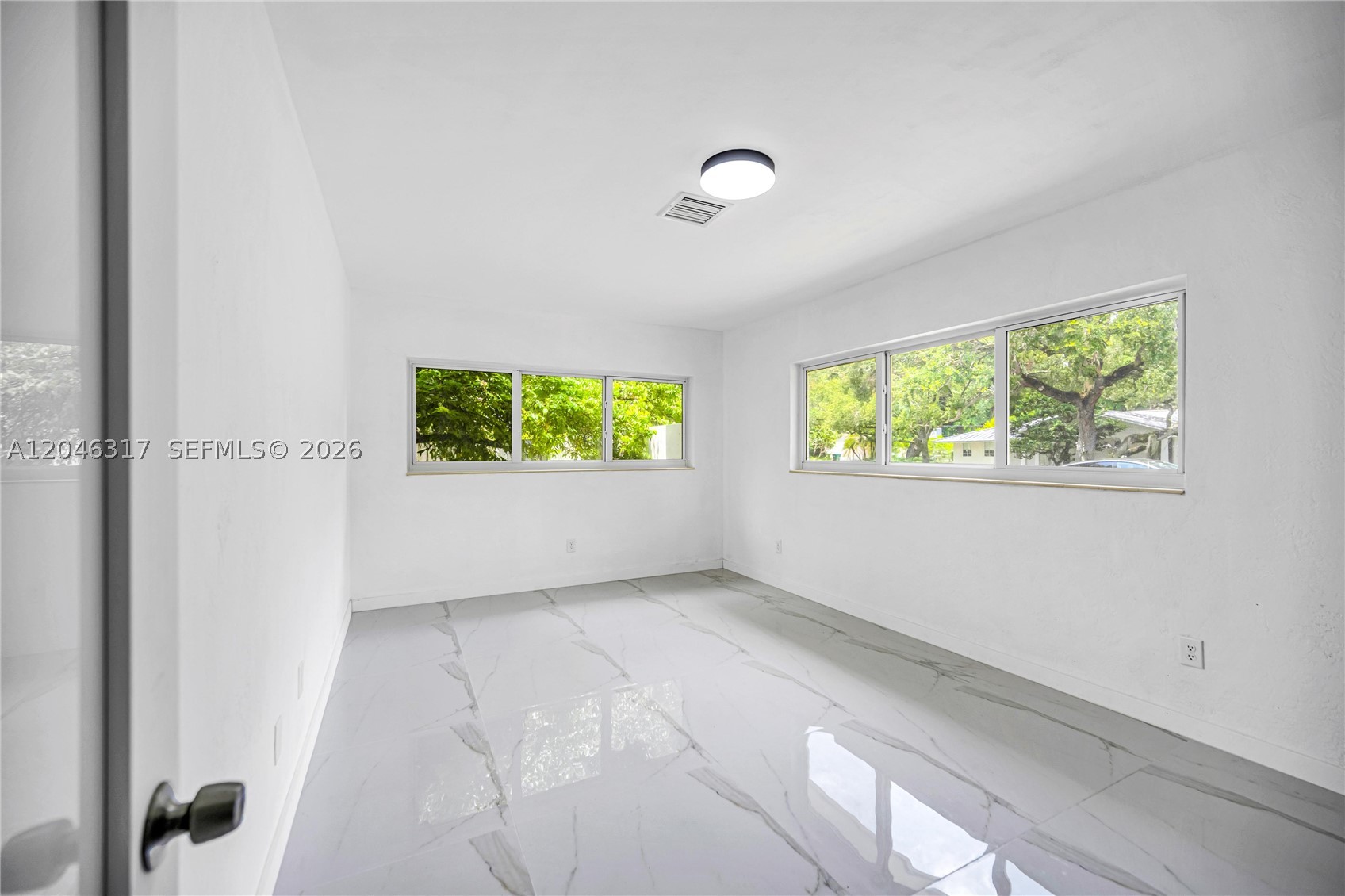 12525 SW 68th Ct Pinecrest, FL 33156