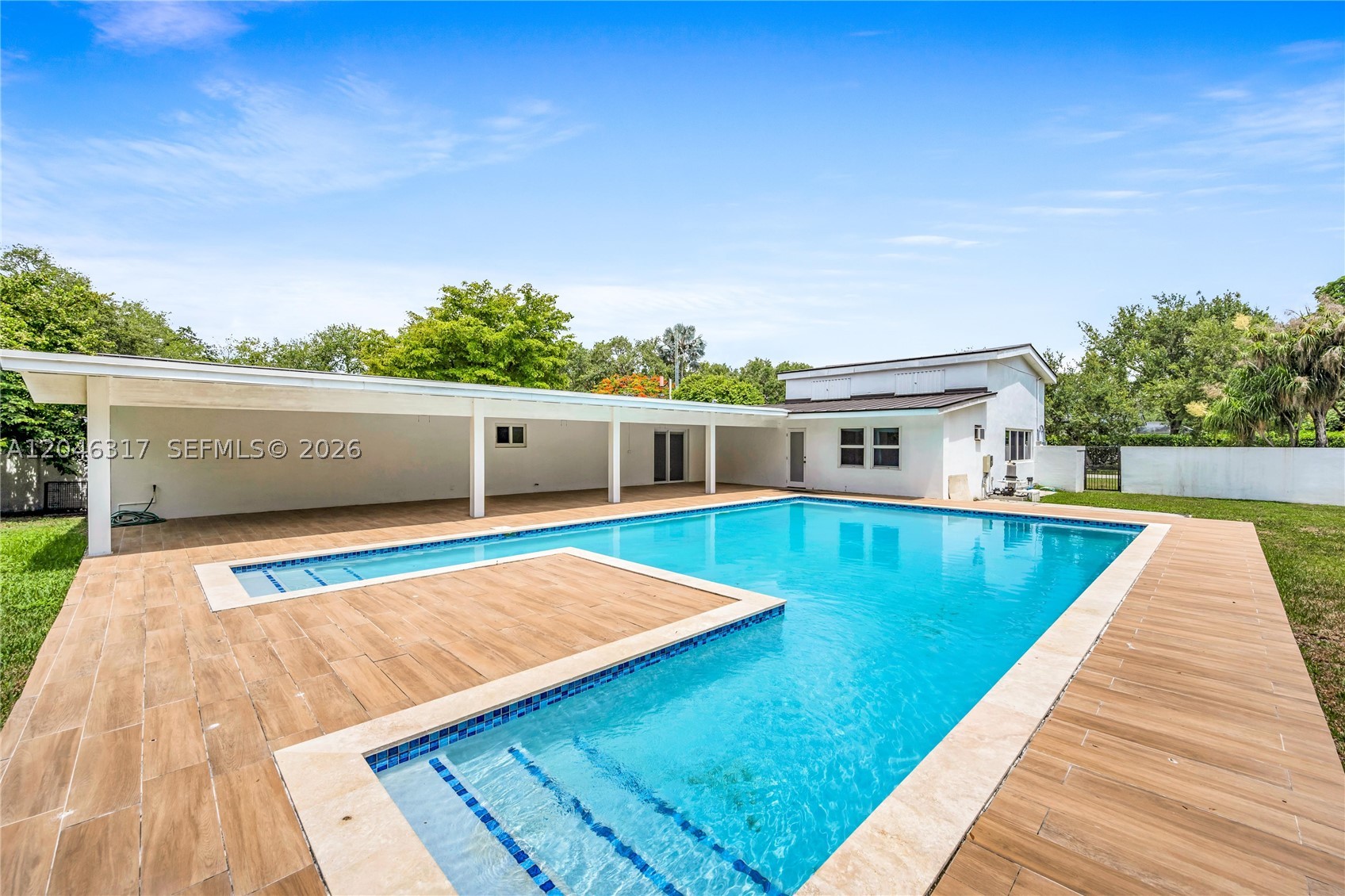 12525 SW 68th Ct Pinecrest, FL 33156