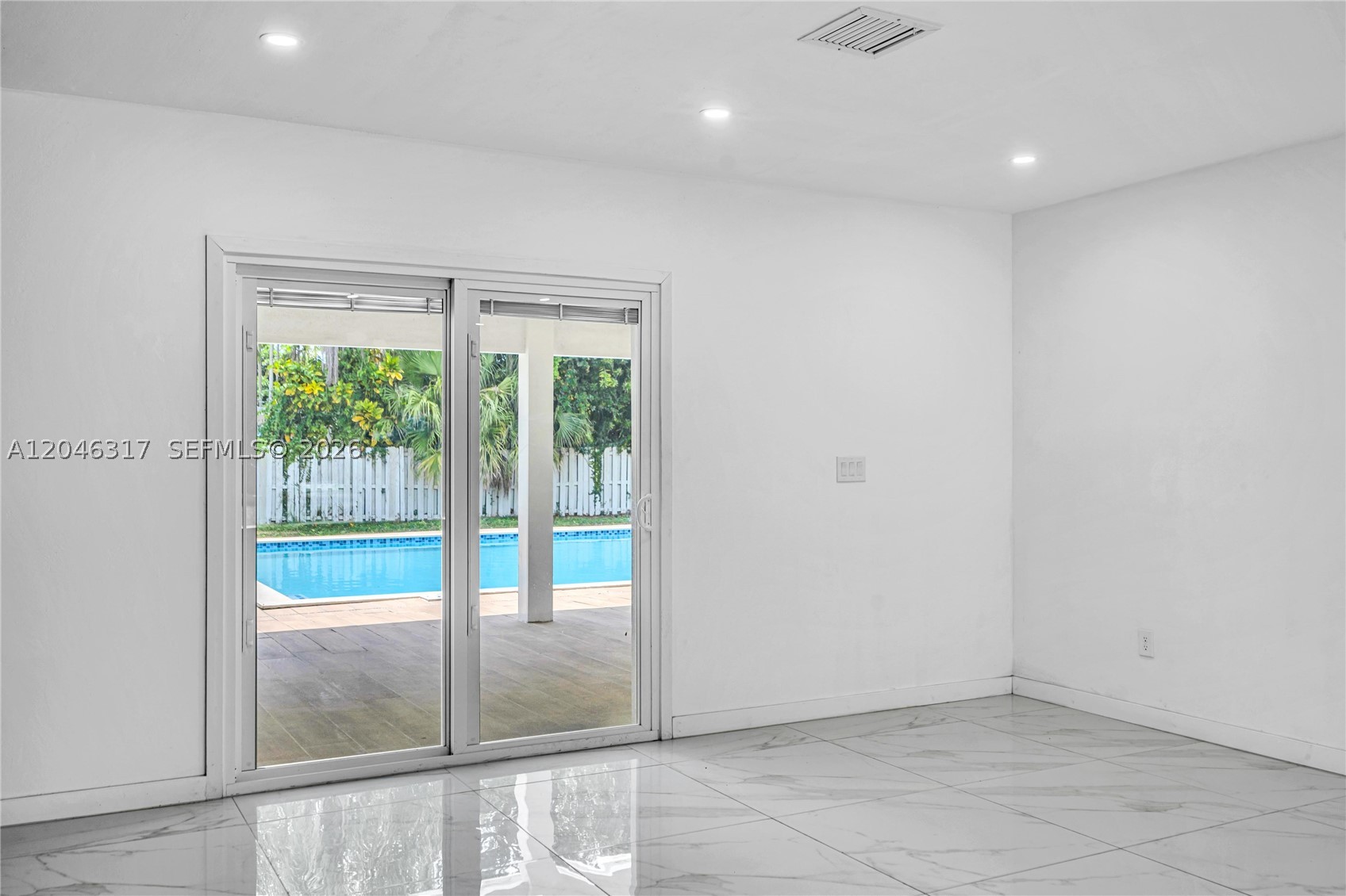 12525 SW 68th Ct Pinecrest, FL 33156