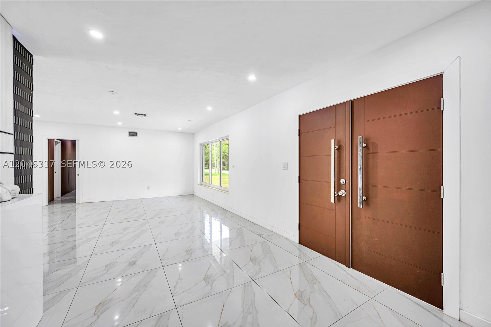 12525 SW 68th Ct Pinecrest, FL 33156