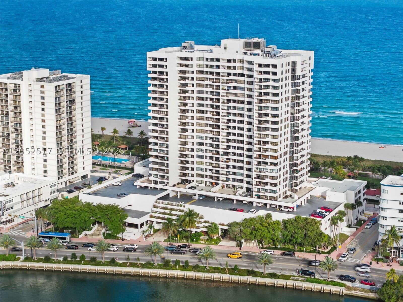 2555 Collins Ave #1002