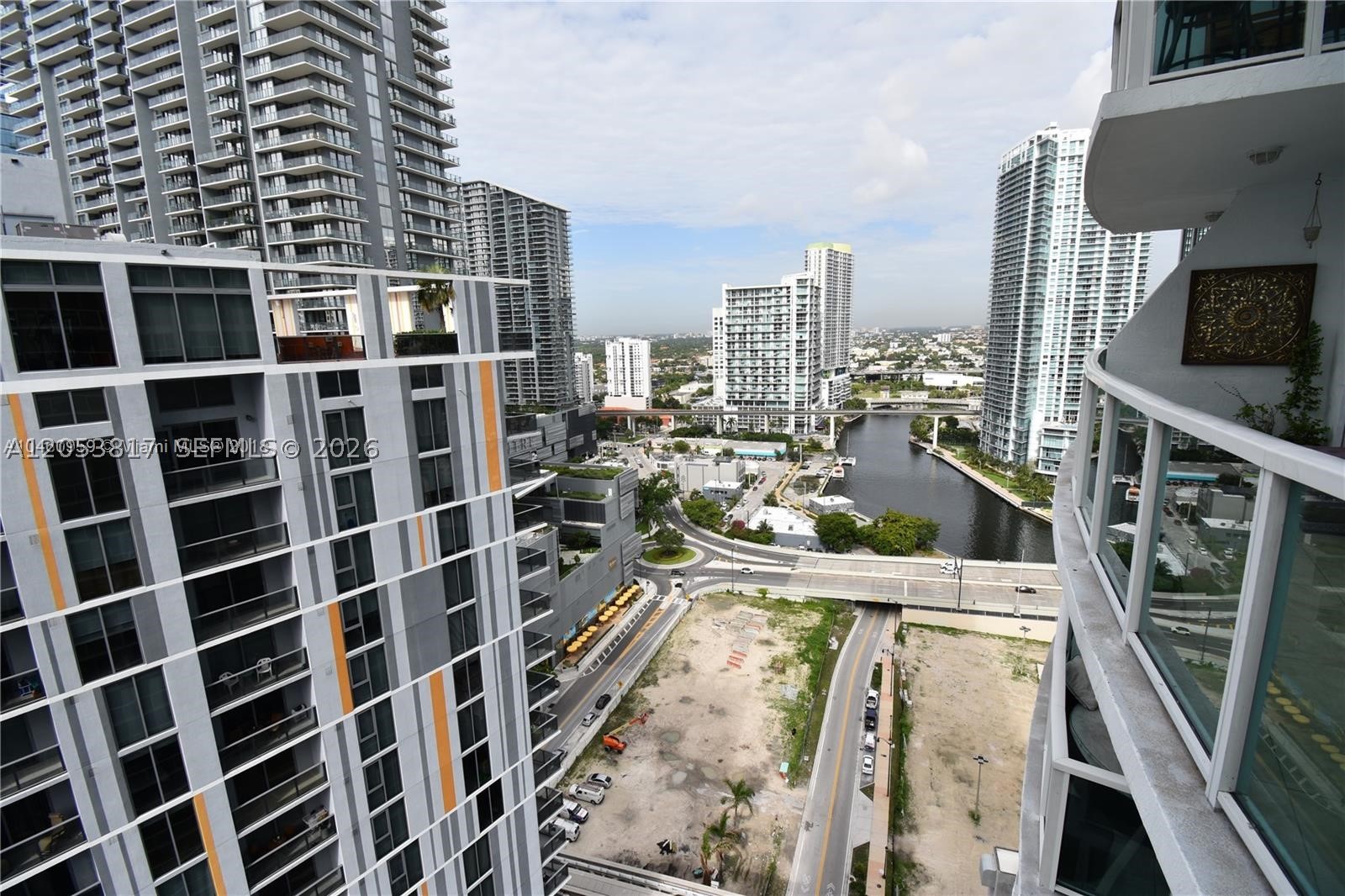 image Brickell on the River South18