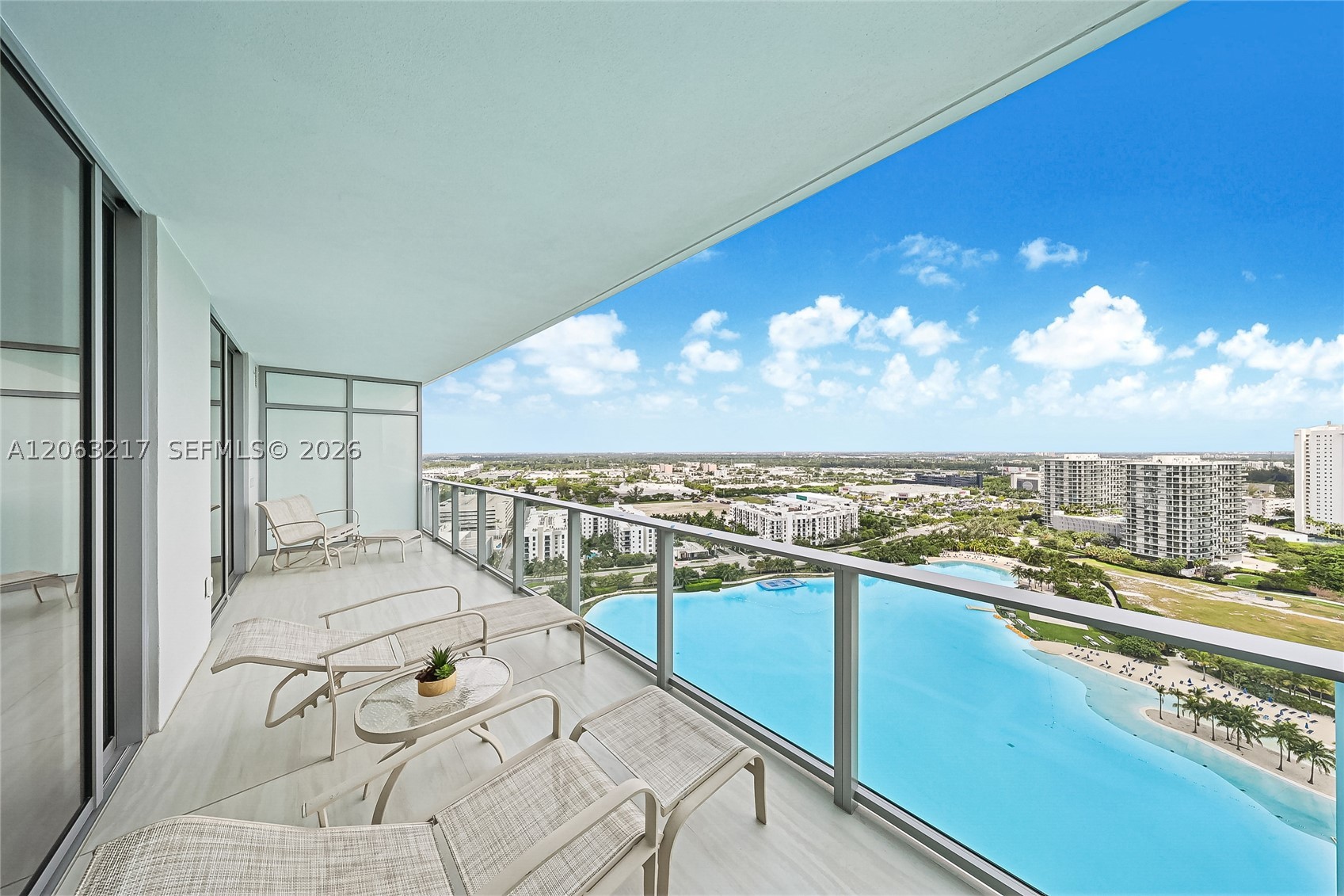 2411 Laguna Cir #2010 Miami, FL 33181