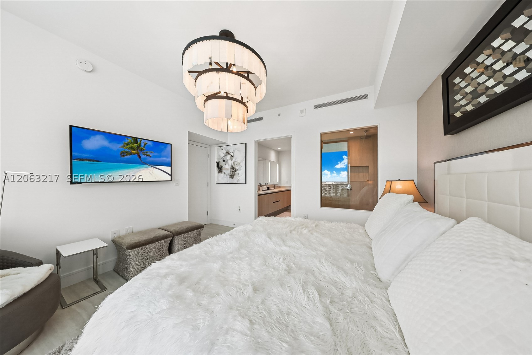 2411 Laguna Cir #2010 Miami, FL 33181