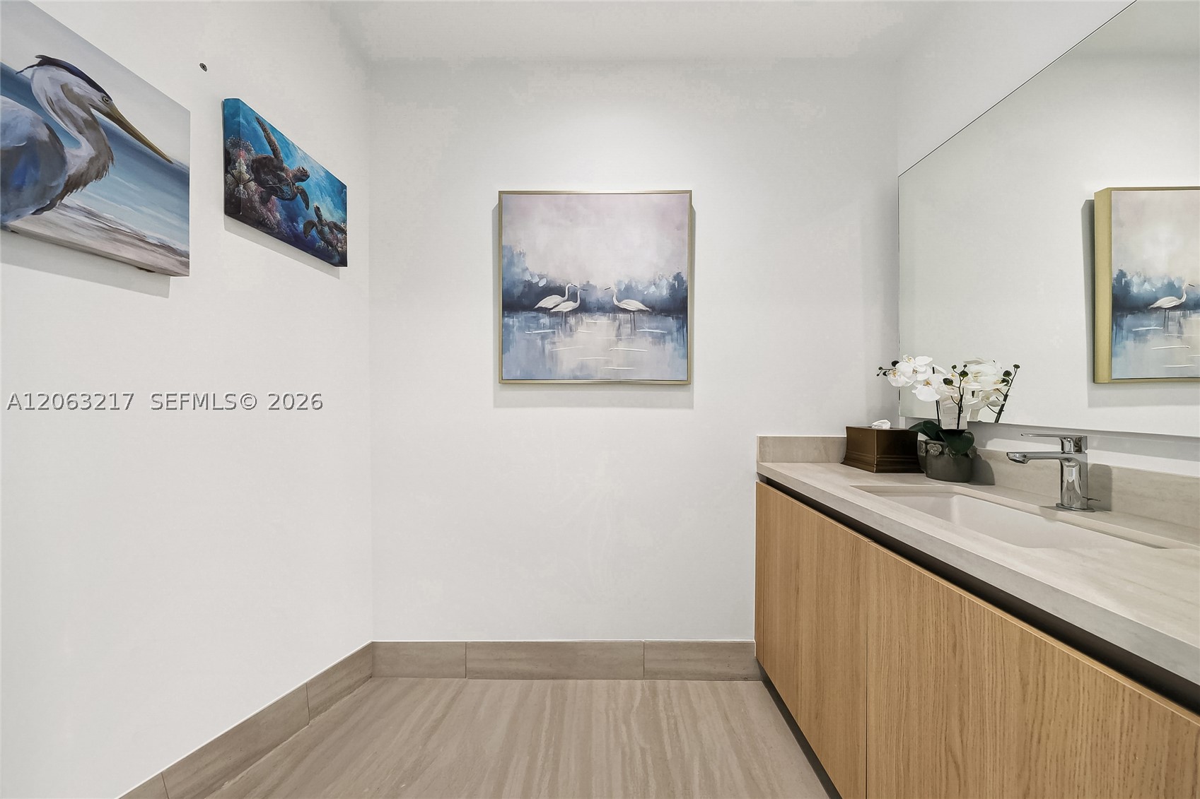 2411 Laguna Cir #2010 Miami, FL 33181