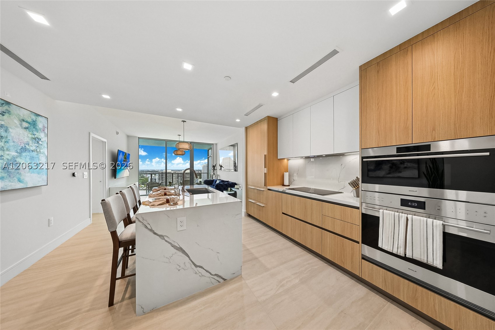 2411 Laguna Cir #2010 Miami, FL 33181