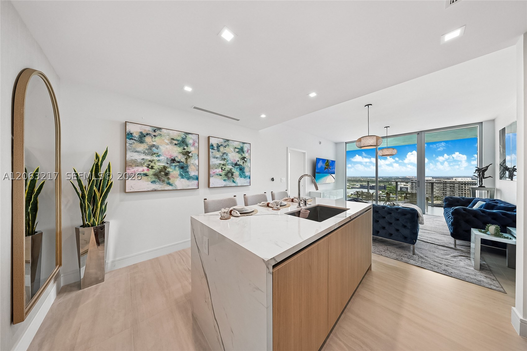 2411 Laguna Cir #2010 Miami, FL 33181
