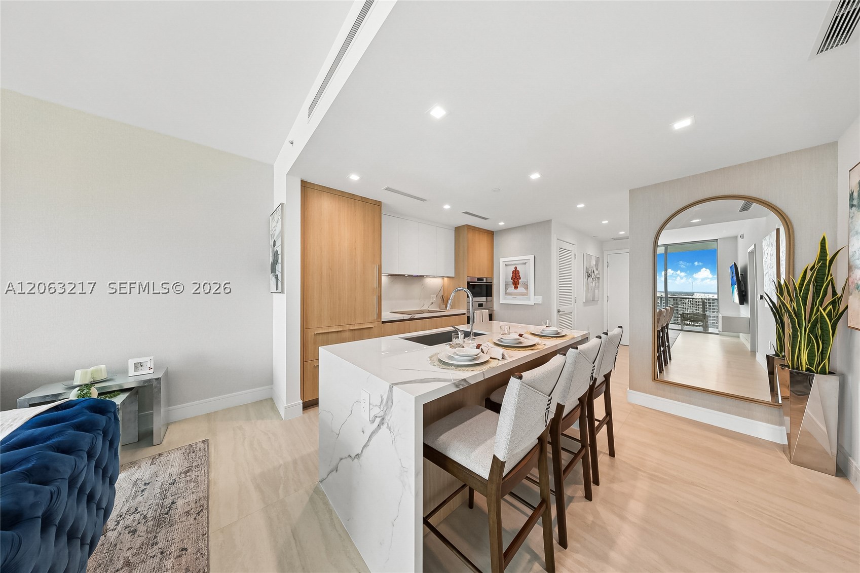 2411 Laguna Cir #2010 Miami, FL 33181