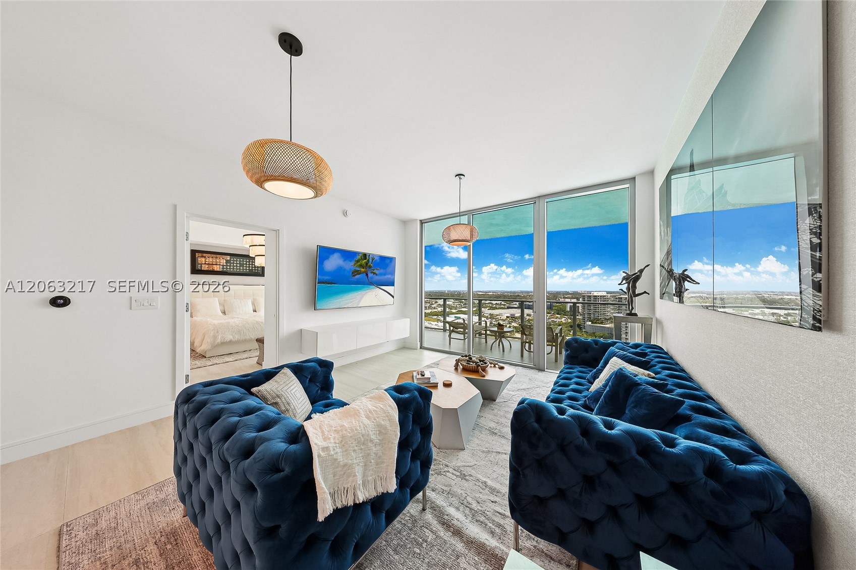 2411 Laguna Cir #2010 Miami, FL 33181