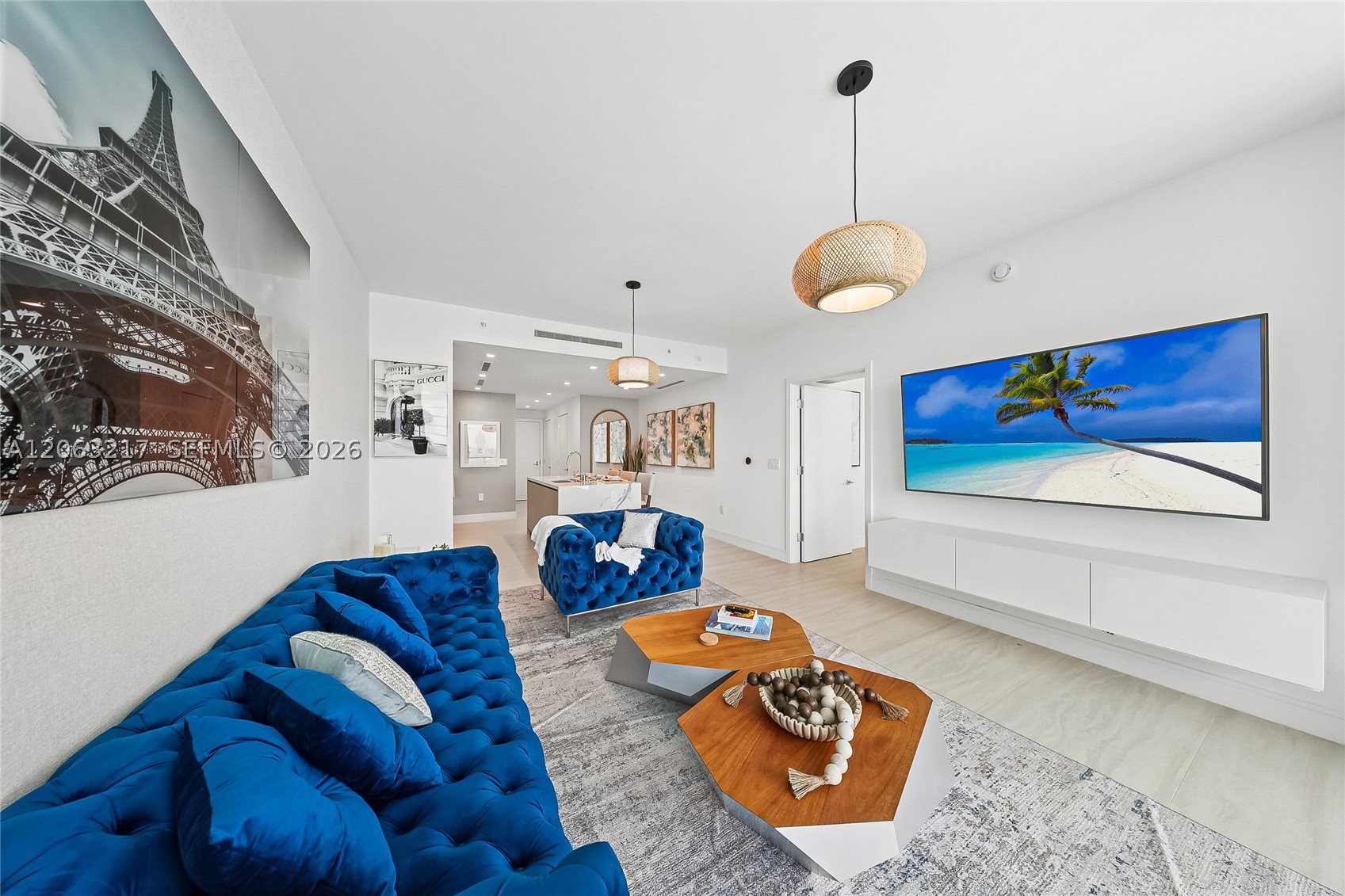 2411 Laguna Cir #2010 Miami, FL 33181