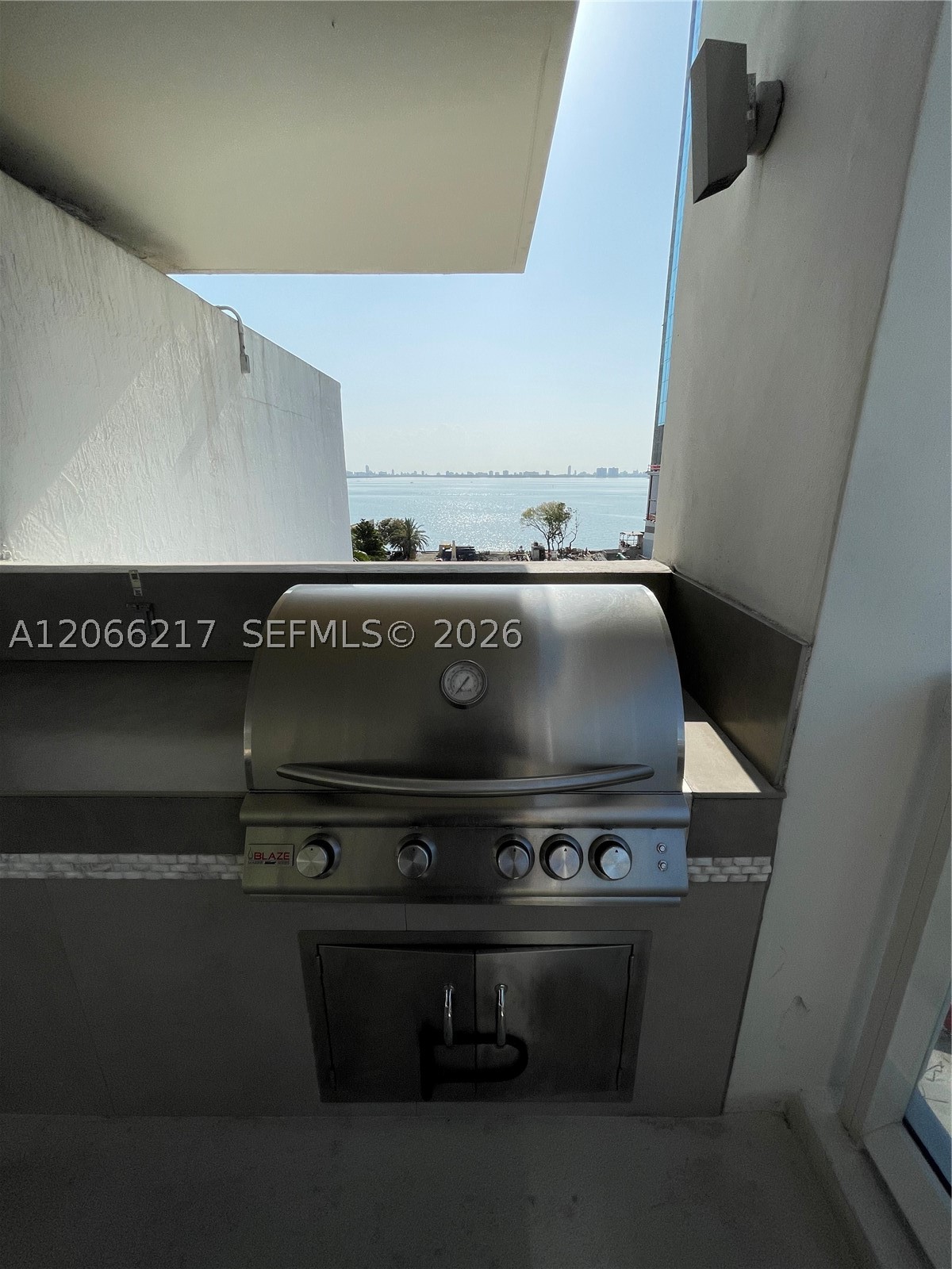 image Bay House13