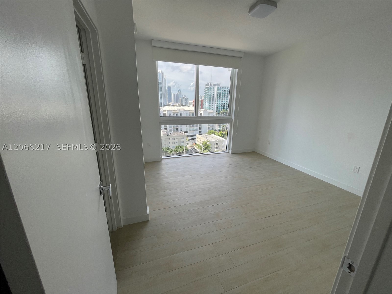 image Bay House35