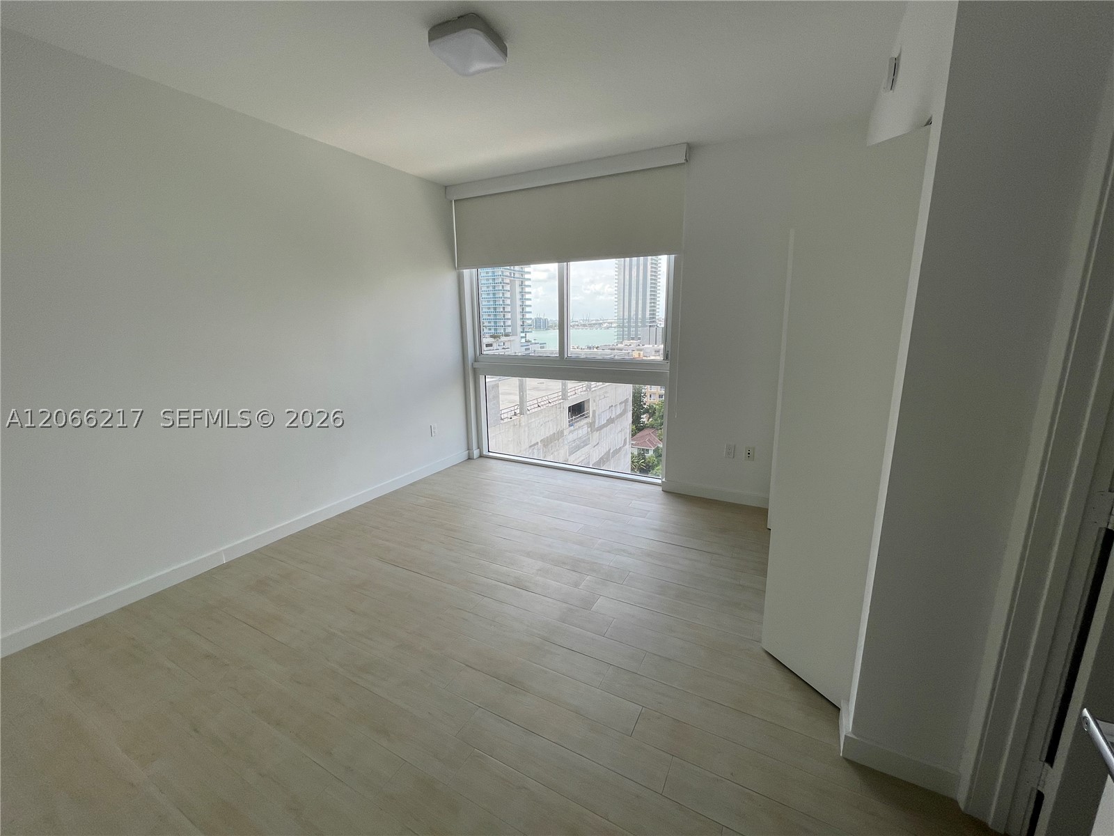 image Bay House38