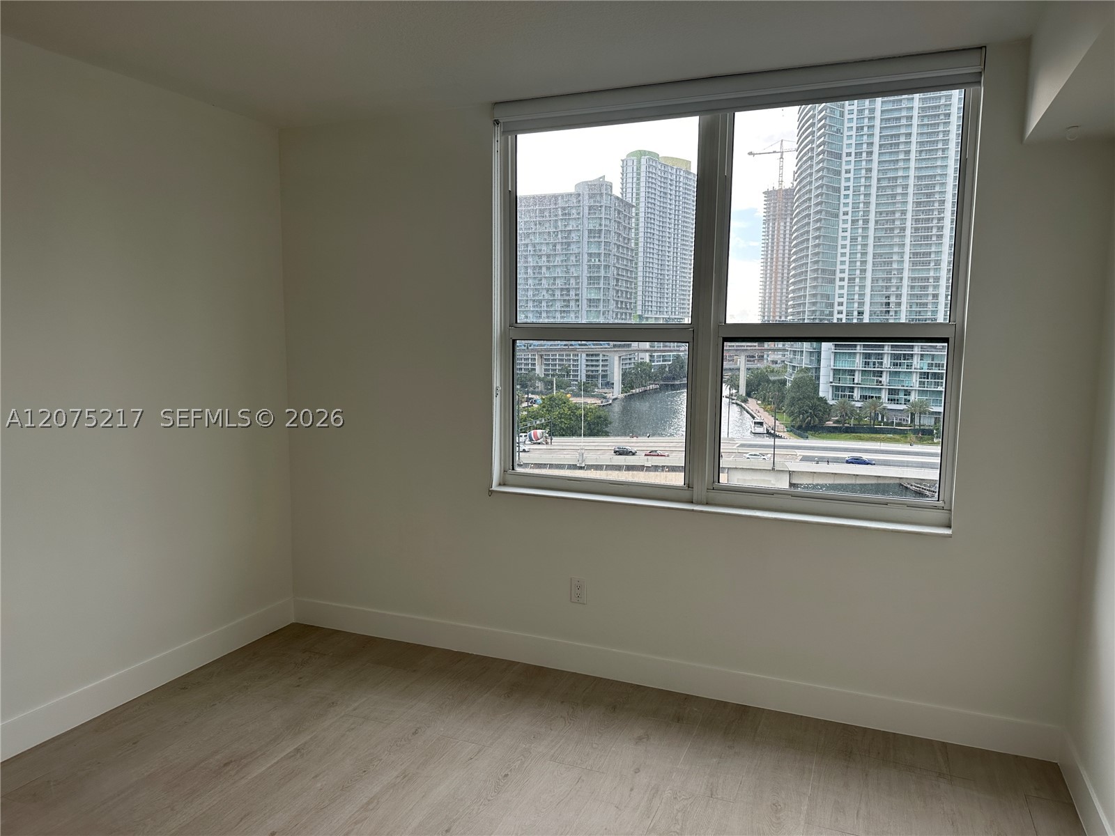 image Brickell on the River North6