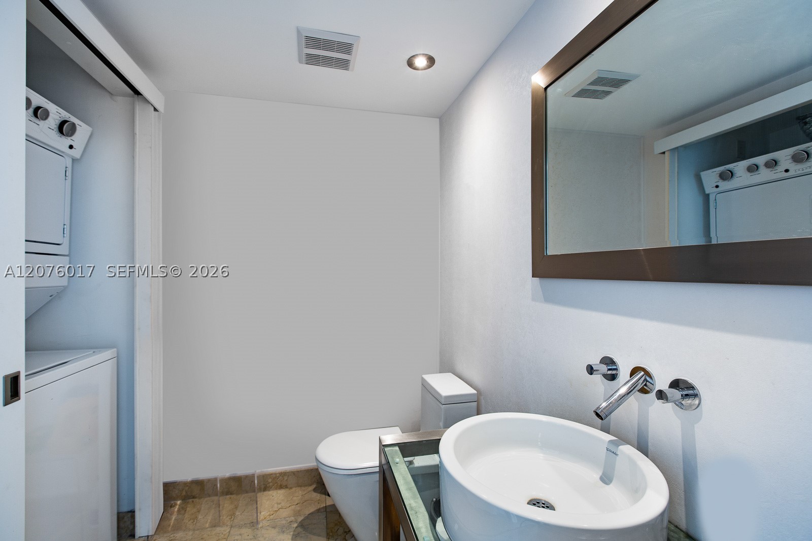 6000 Indian Crk Dr #12B Miami Beach, FL 33140