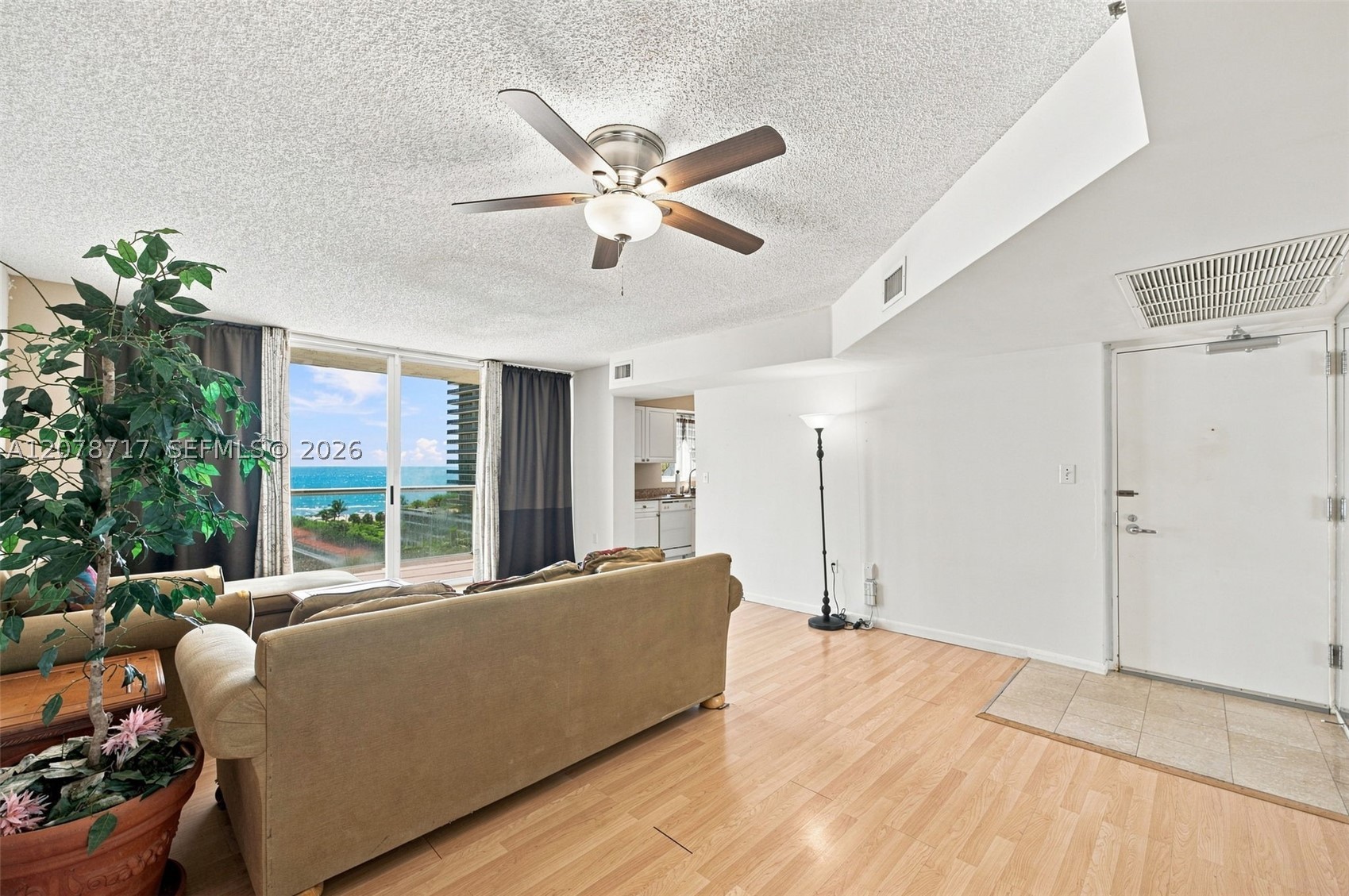 5900 Collins Ave #1006 Miami Beach, FL 33140