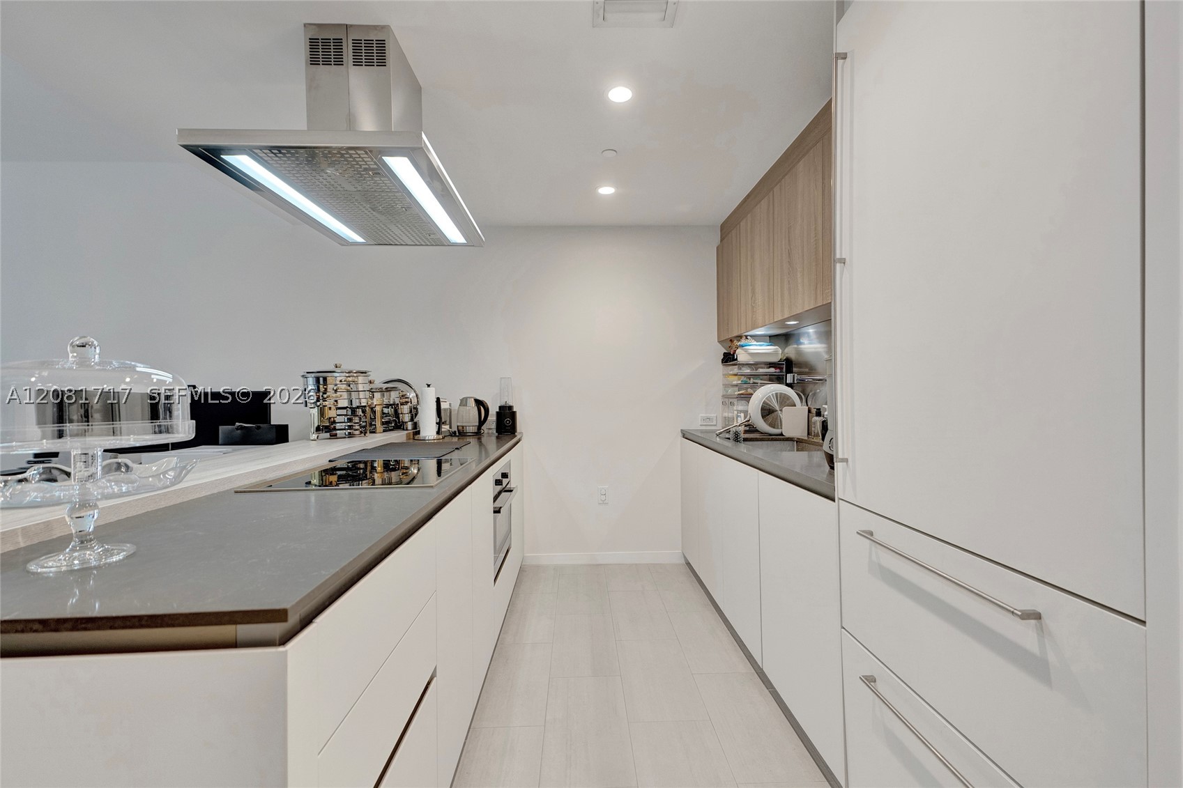 1000 Brickell Plz #3105