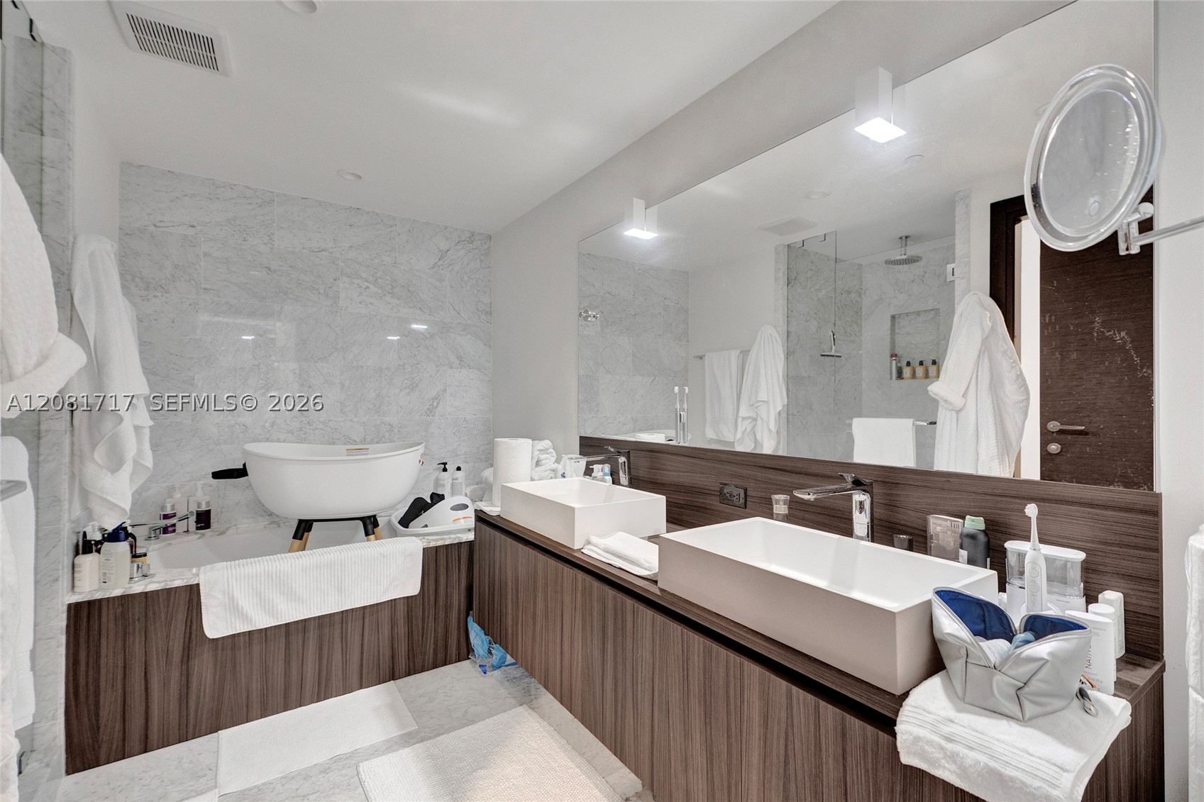 image Brickell Flatiron24