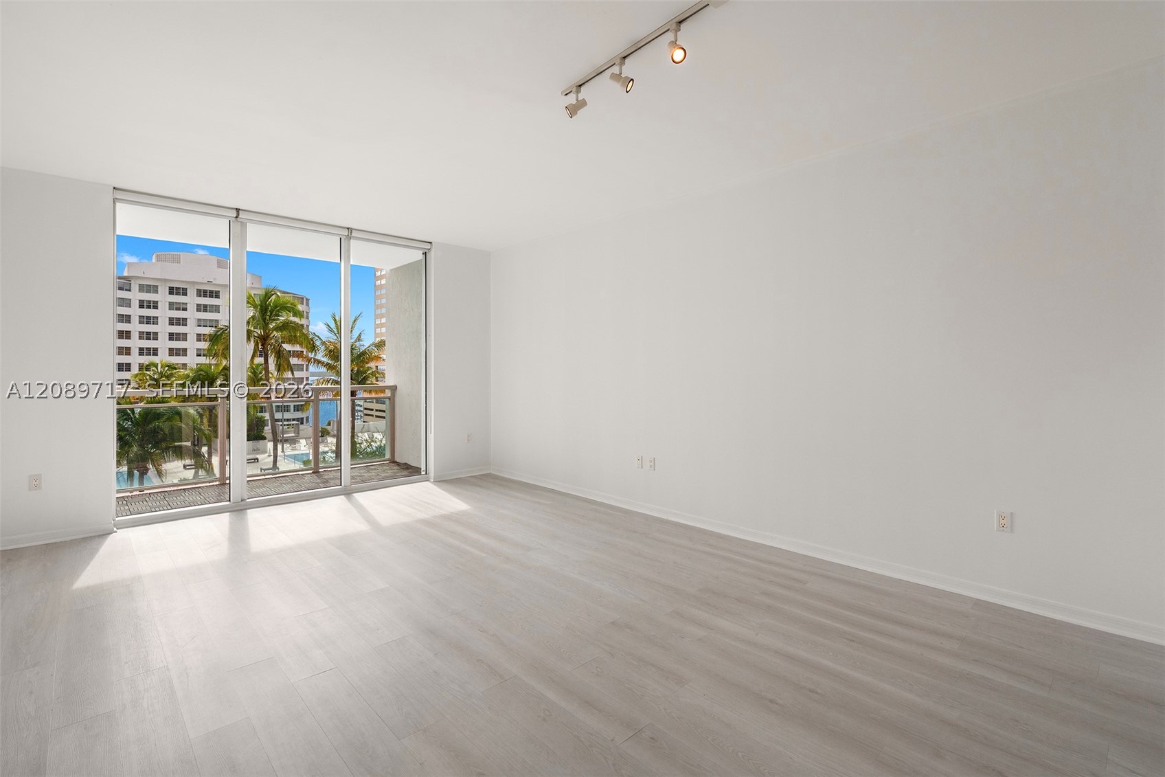 image The Plaza on Brickell West4