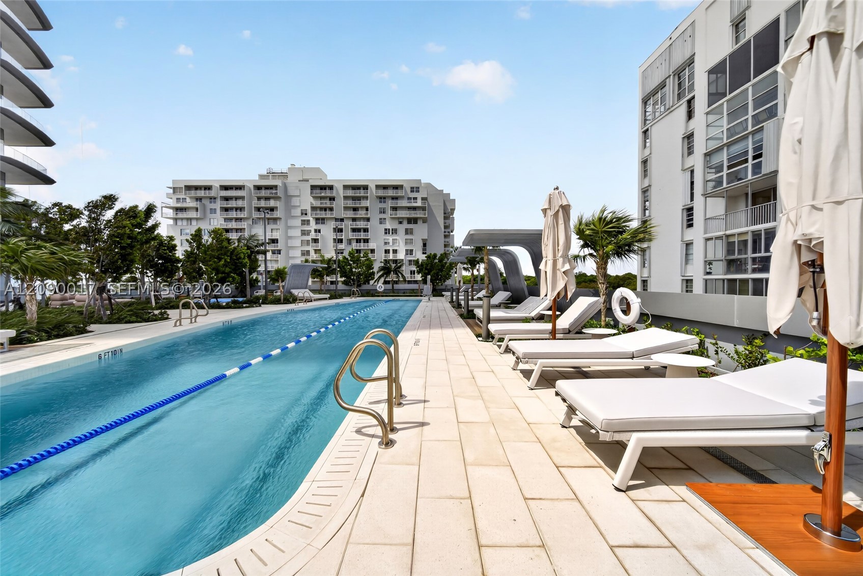 image Una Residences55