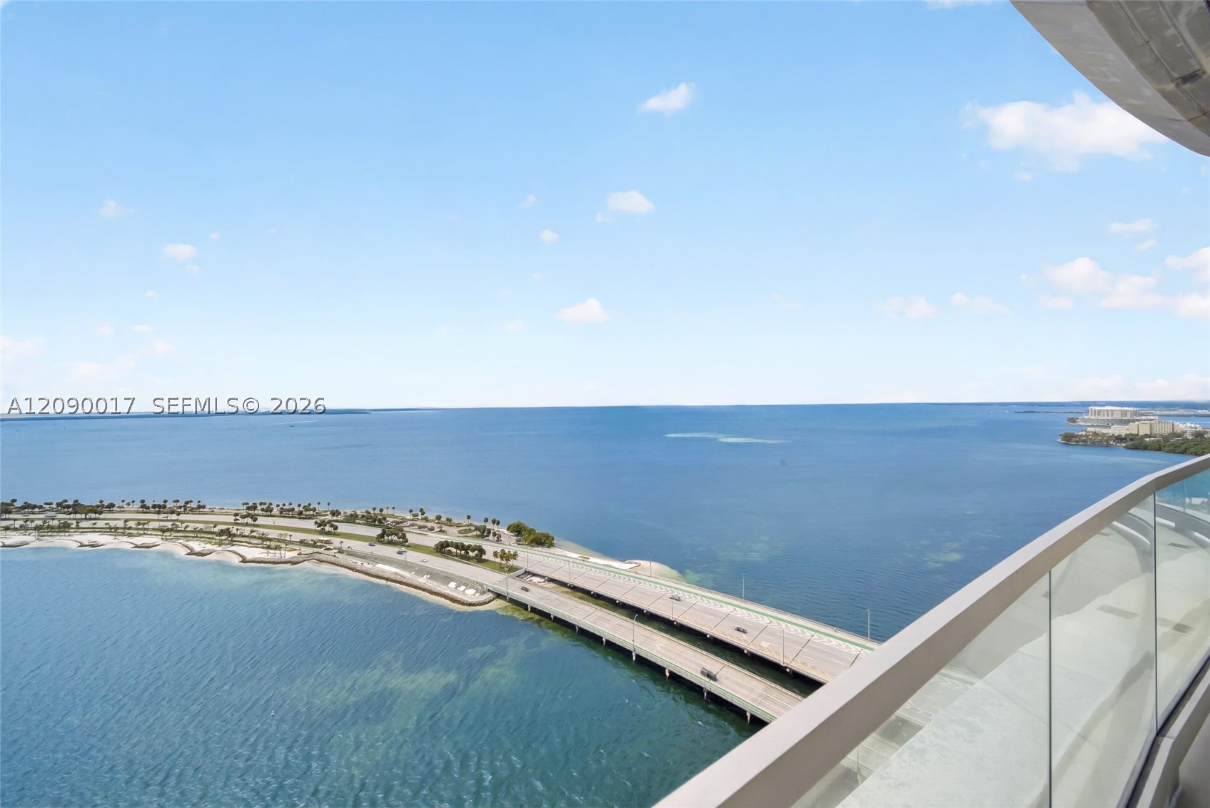 image Una Residences73