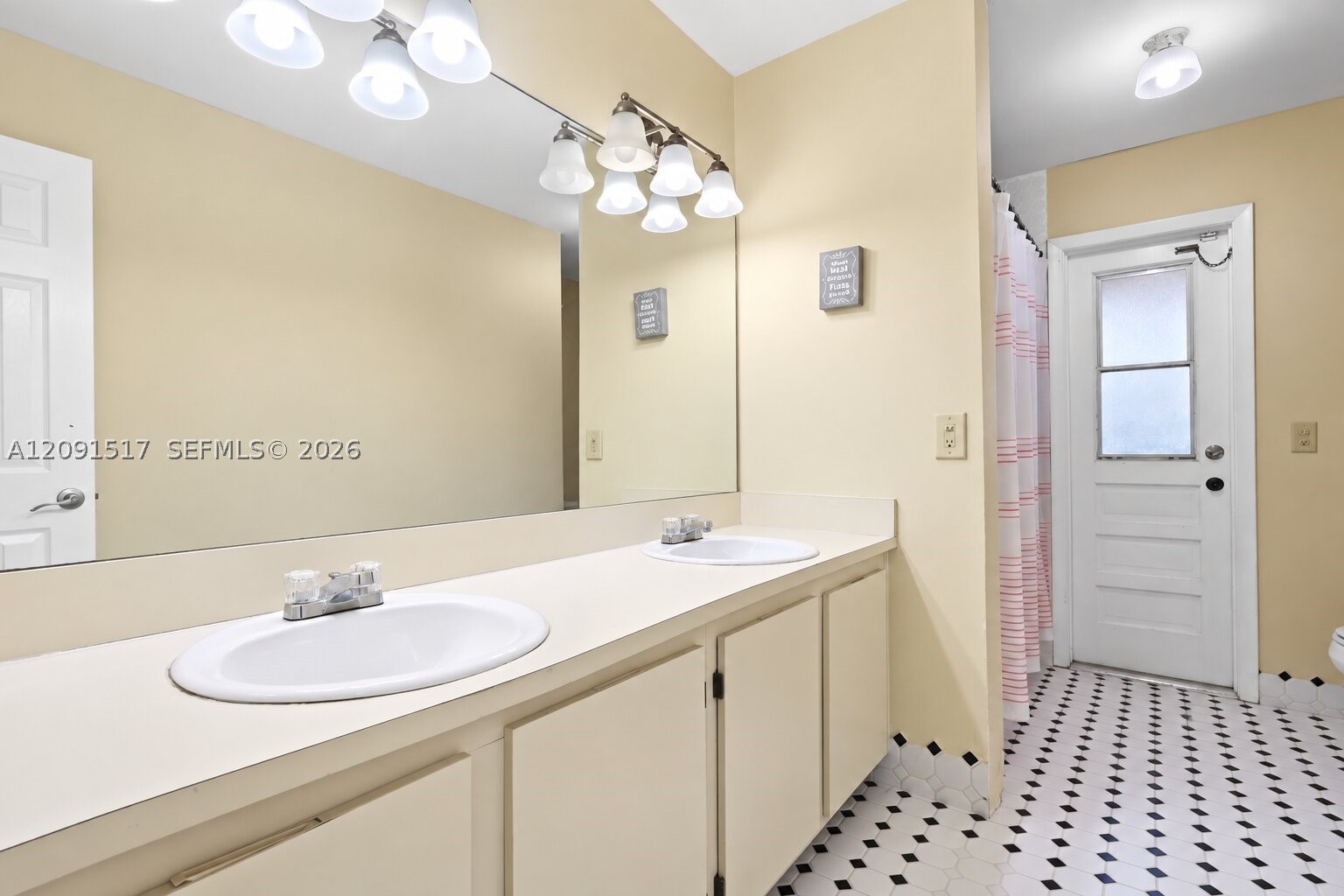 15221 SW 158th St Miami, FL 33187