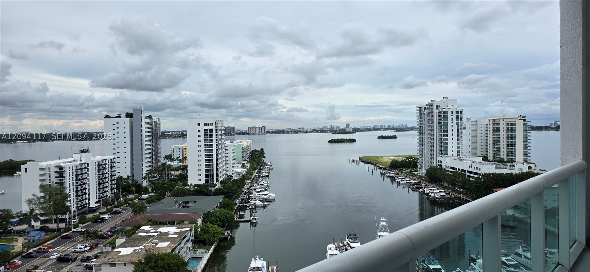 7900 Harbor Is Dr #PH19