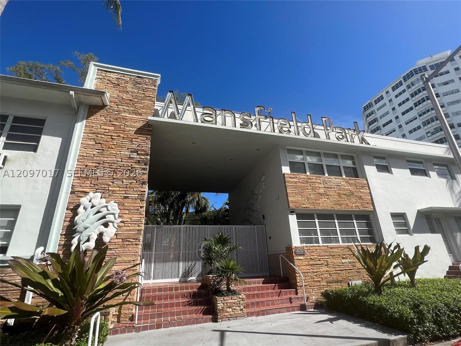1925 Washington Ave #10