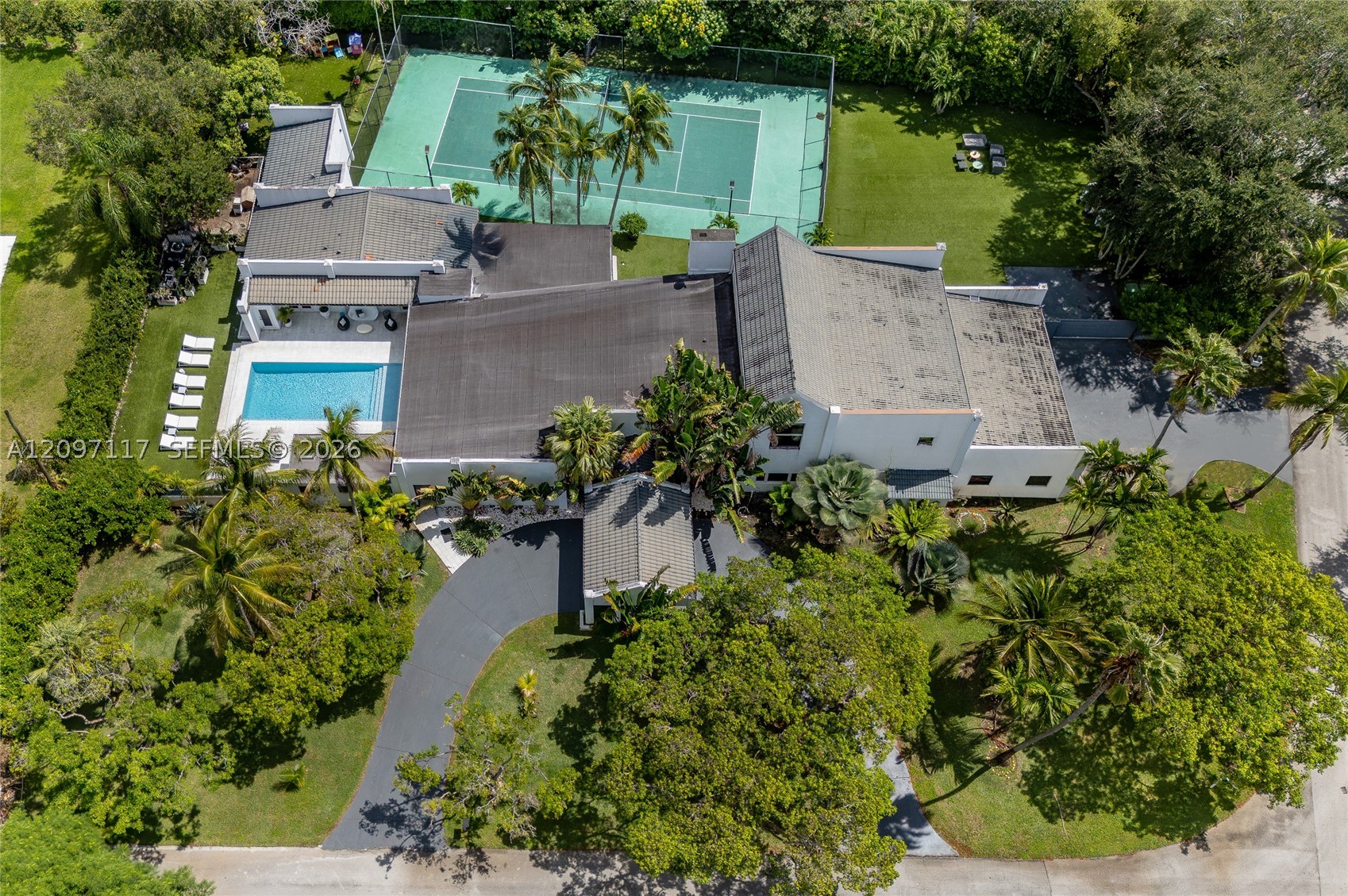 9715 SW 89th Ct Miami, FL 33176