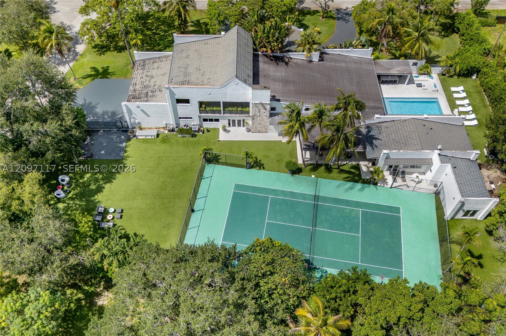 9715 SW 89th Ct Miami, FL 33176