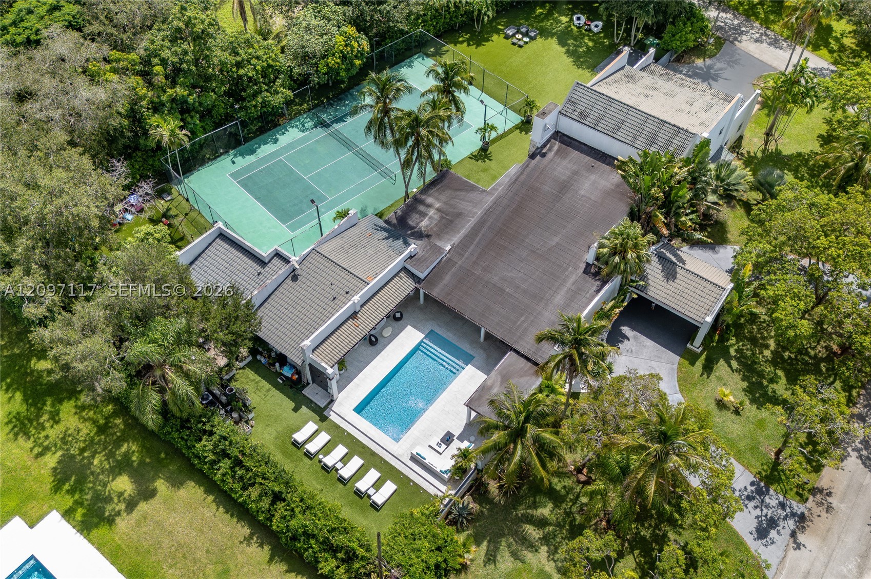 9715 SW 89th Ct Miami, FL 33176