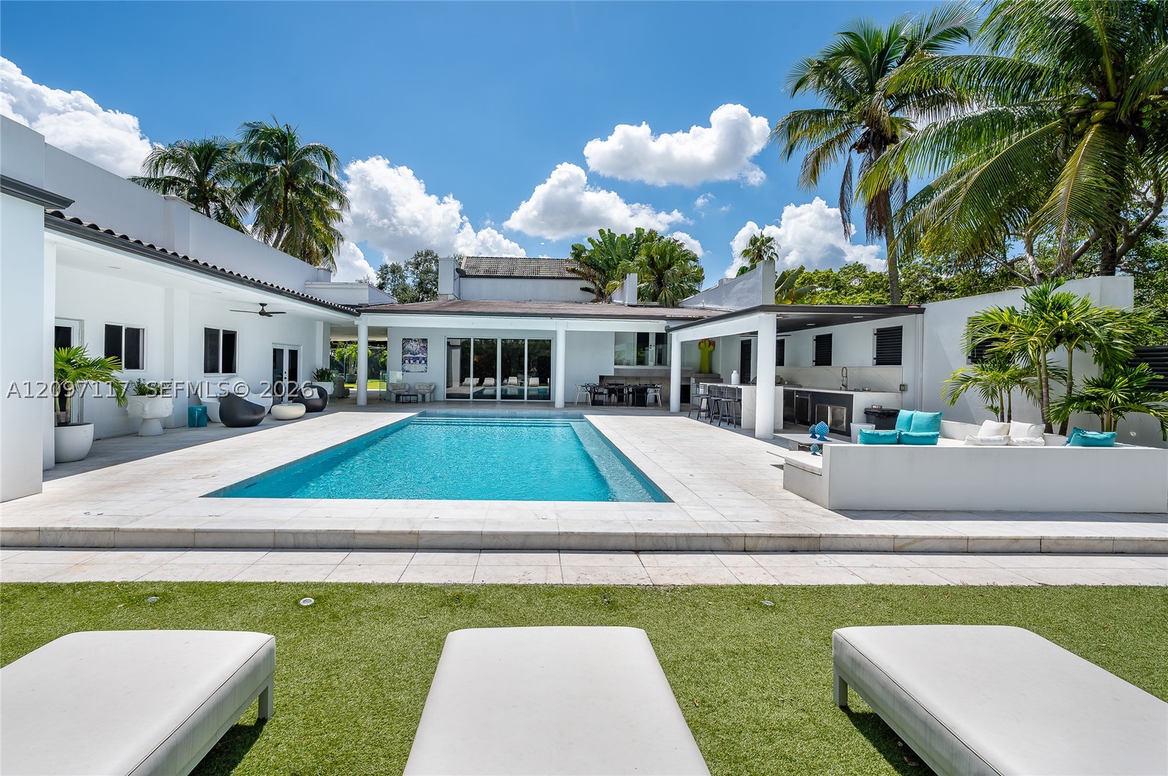 9715 SW 89th Ct Miami, FL 33176