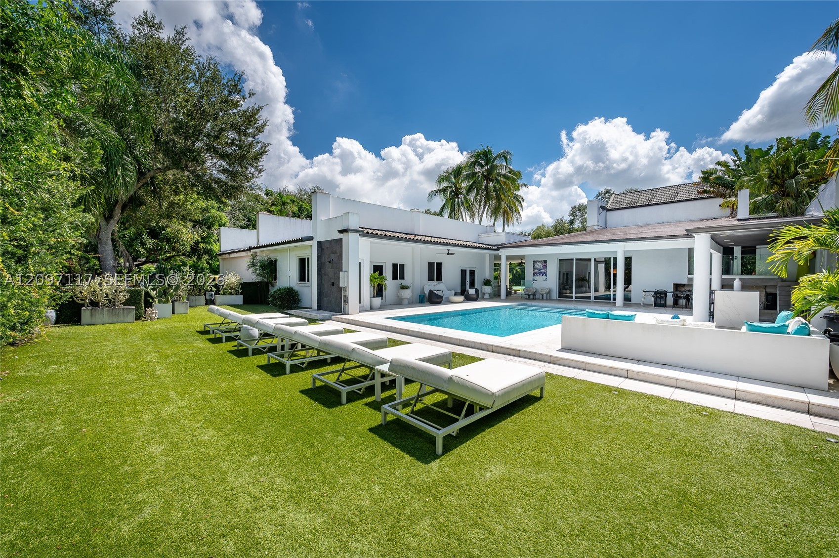 9715 SW 89th Ct Miami, FL 33176