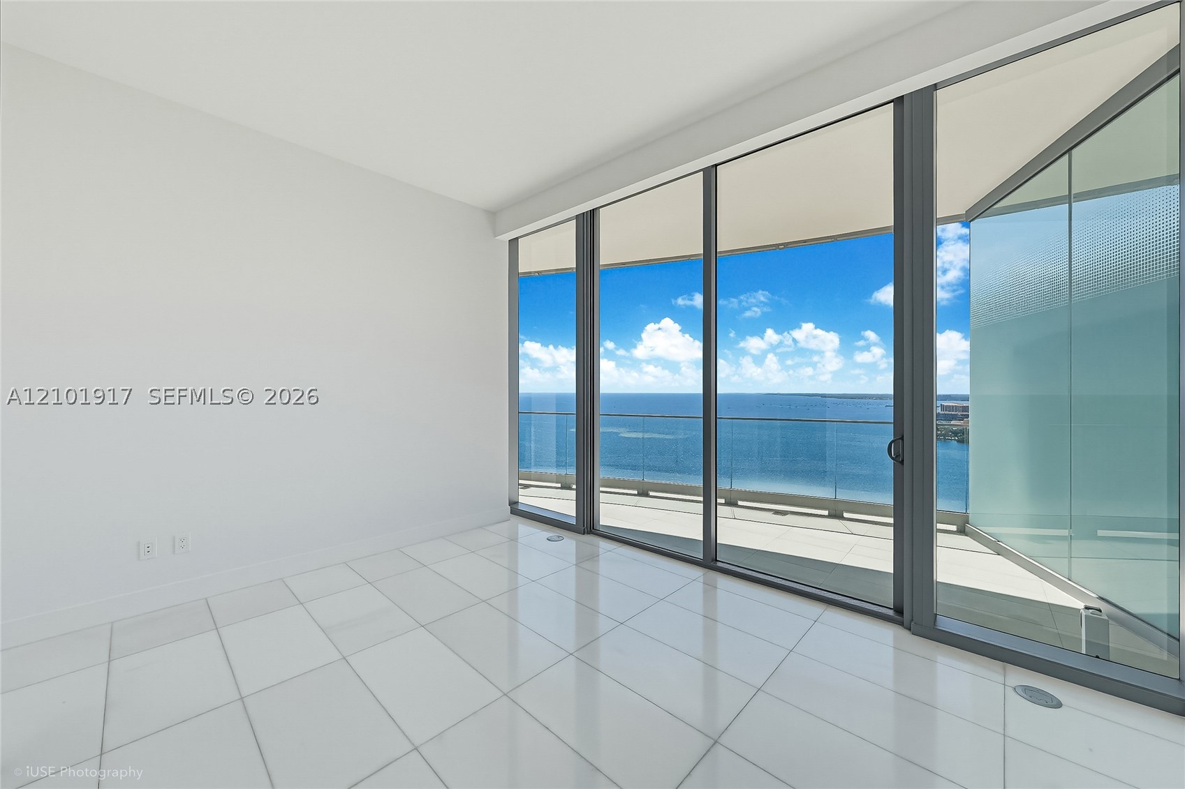 image Una Residences10