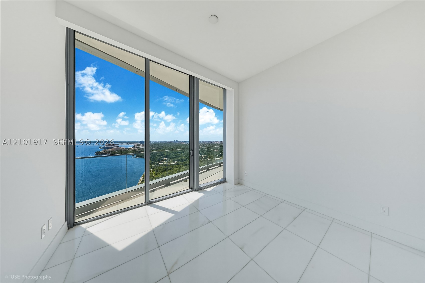 image Una Residences5
