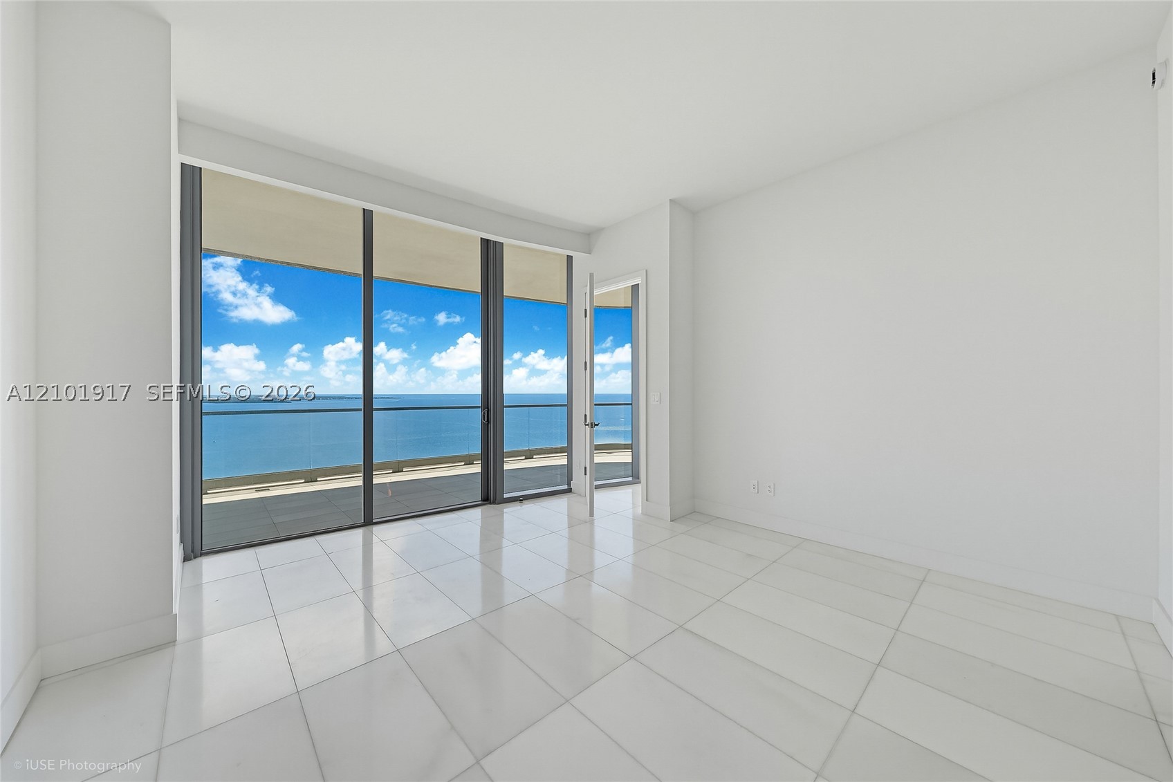 image Una Residences7