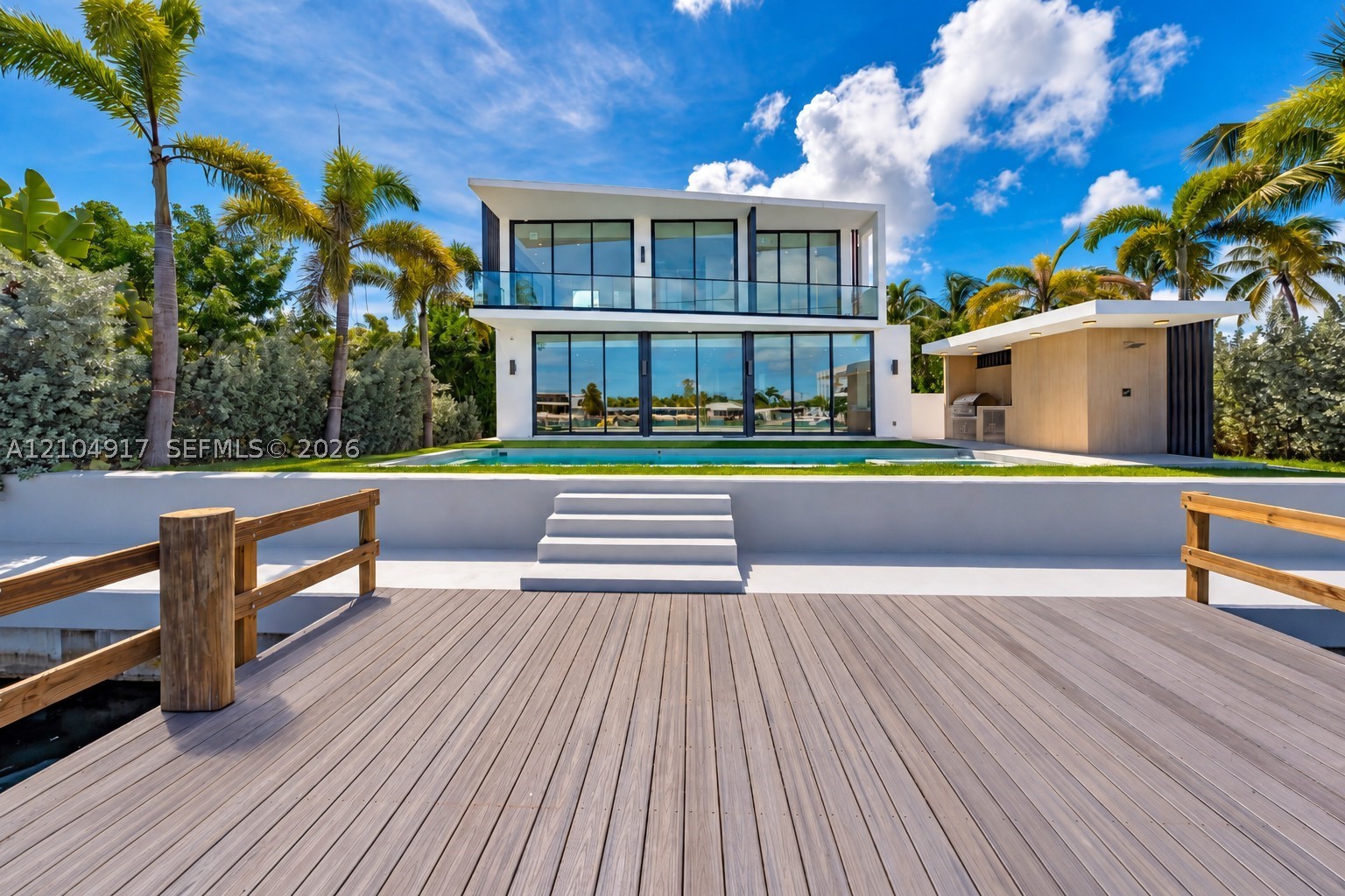 271 N Shore Dr