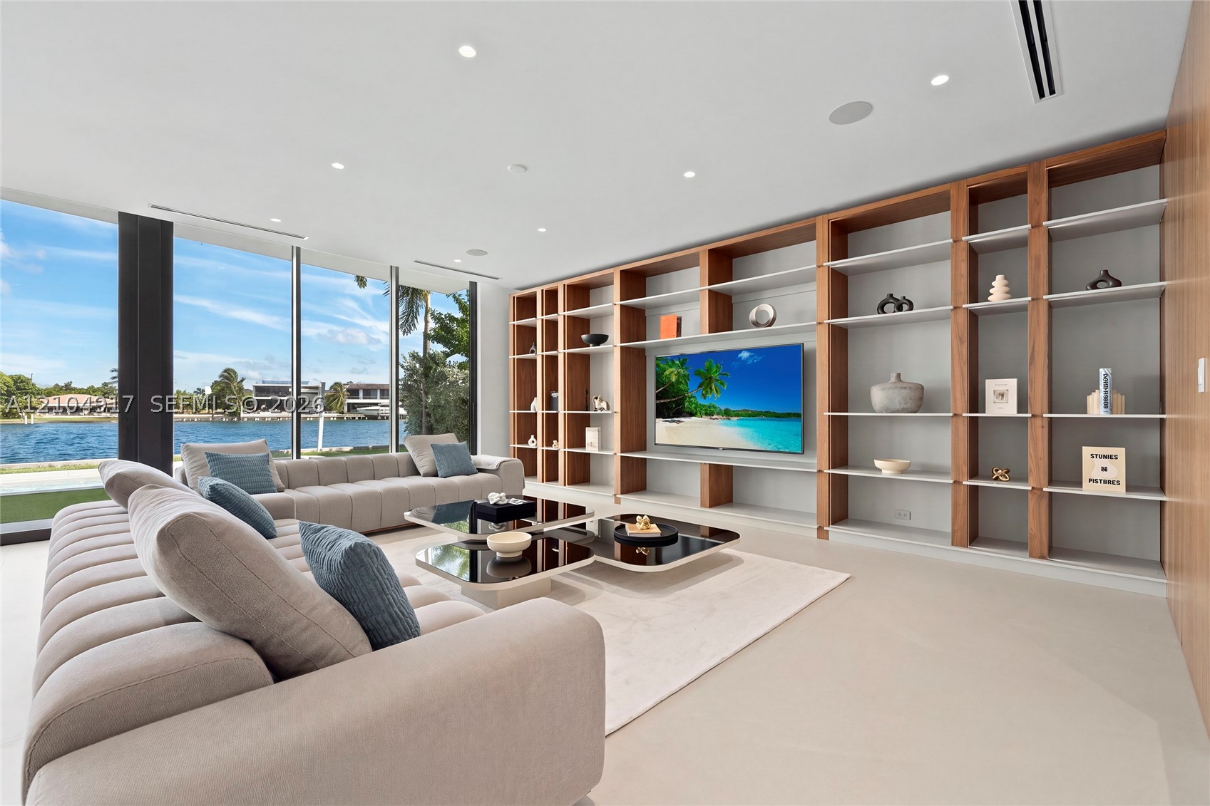 271 N Shore Dr Miami Beach, FL 33141
