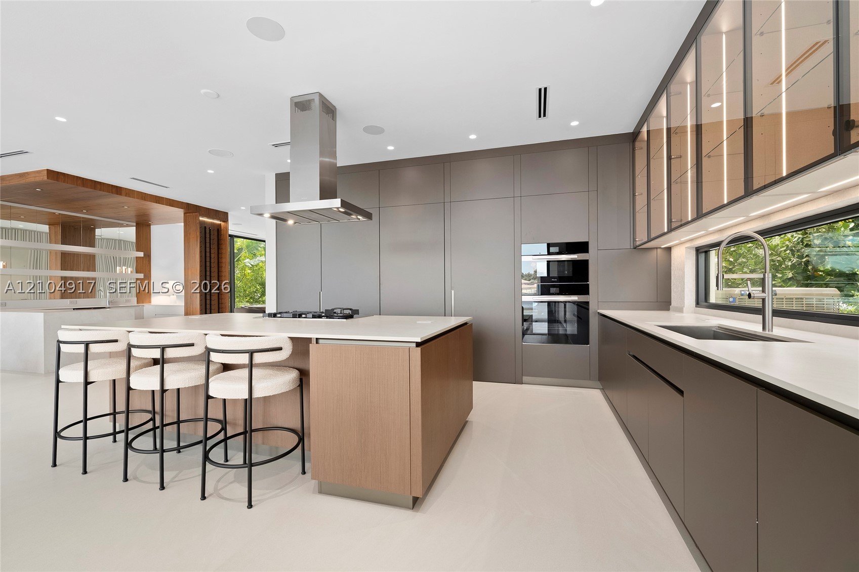 271 N Shore Dr Miami Beach, FL 33141