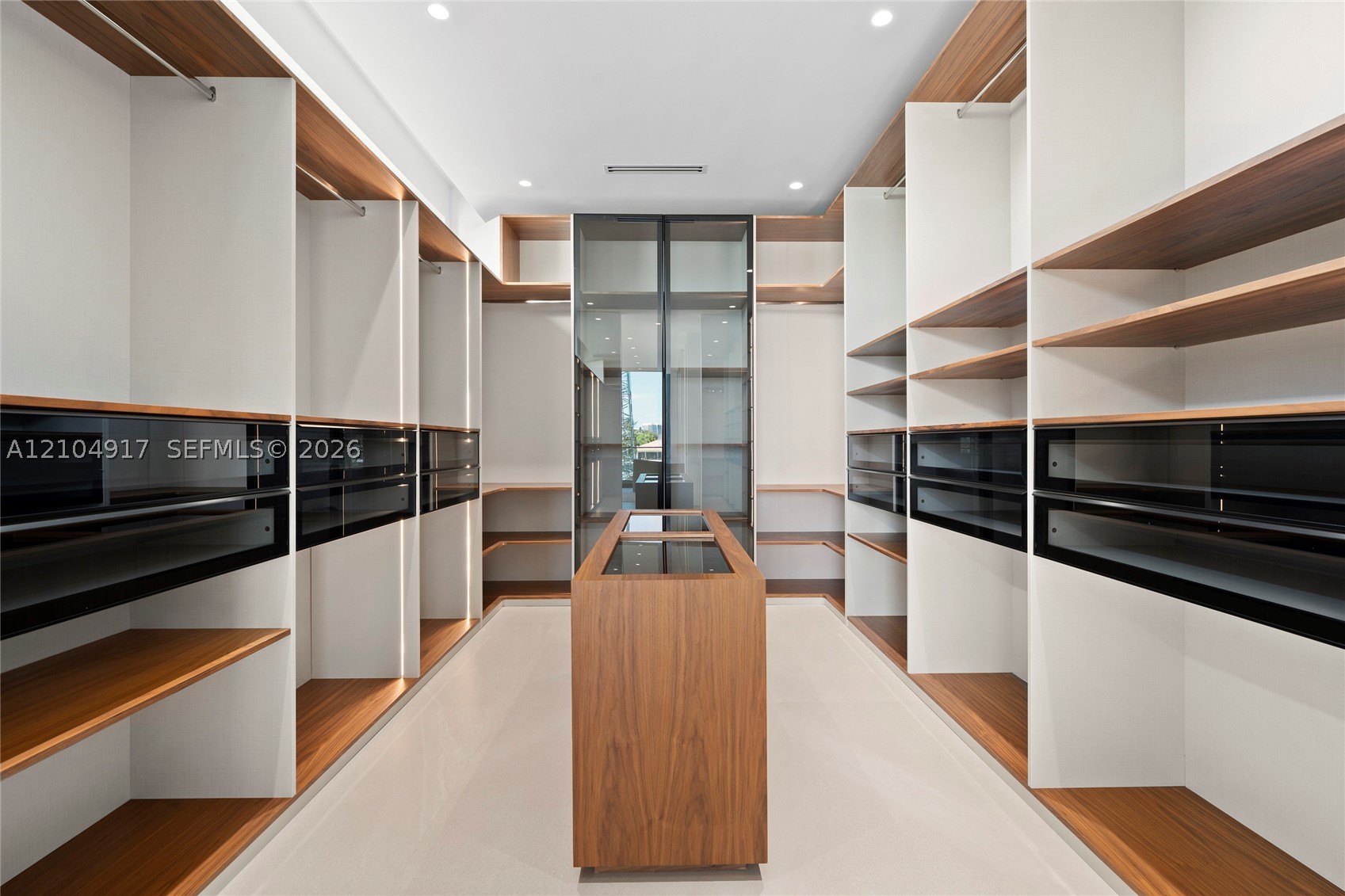 271 N Shore Dr Miami Beach, FL 33141