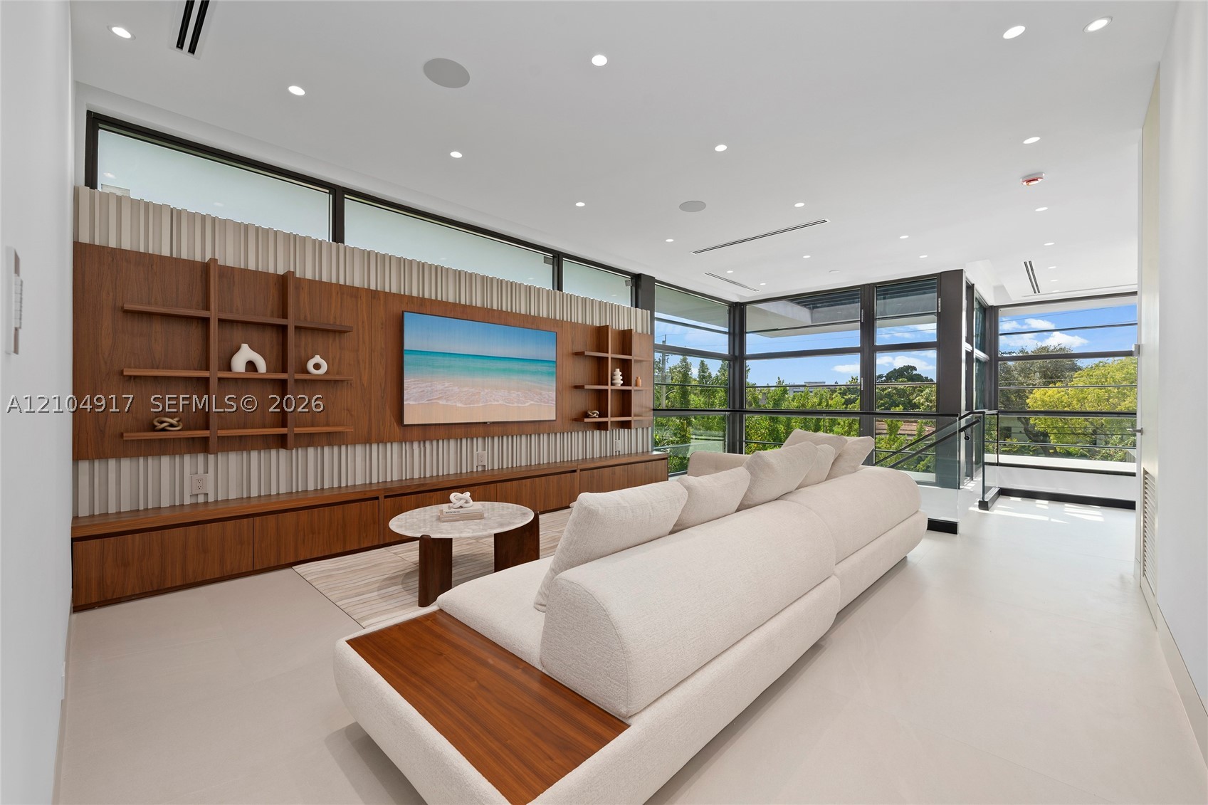271 N Shore Dr Miami Beach, FL 33141