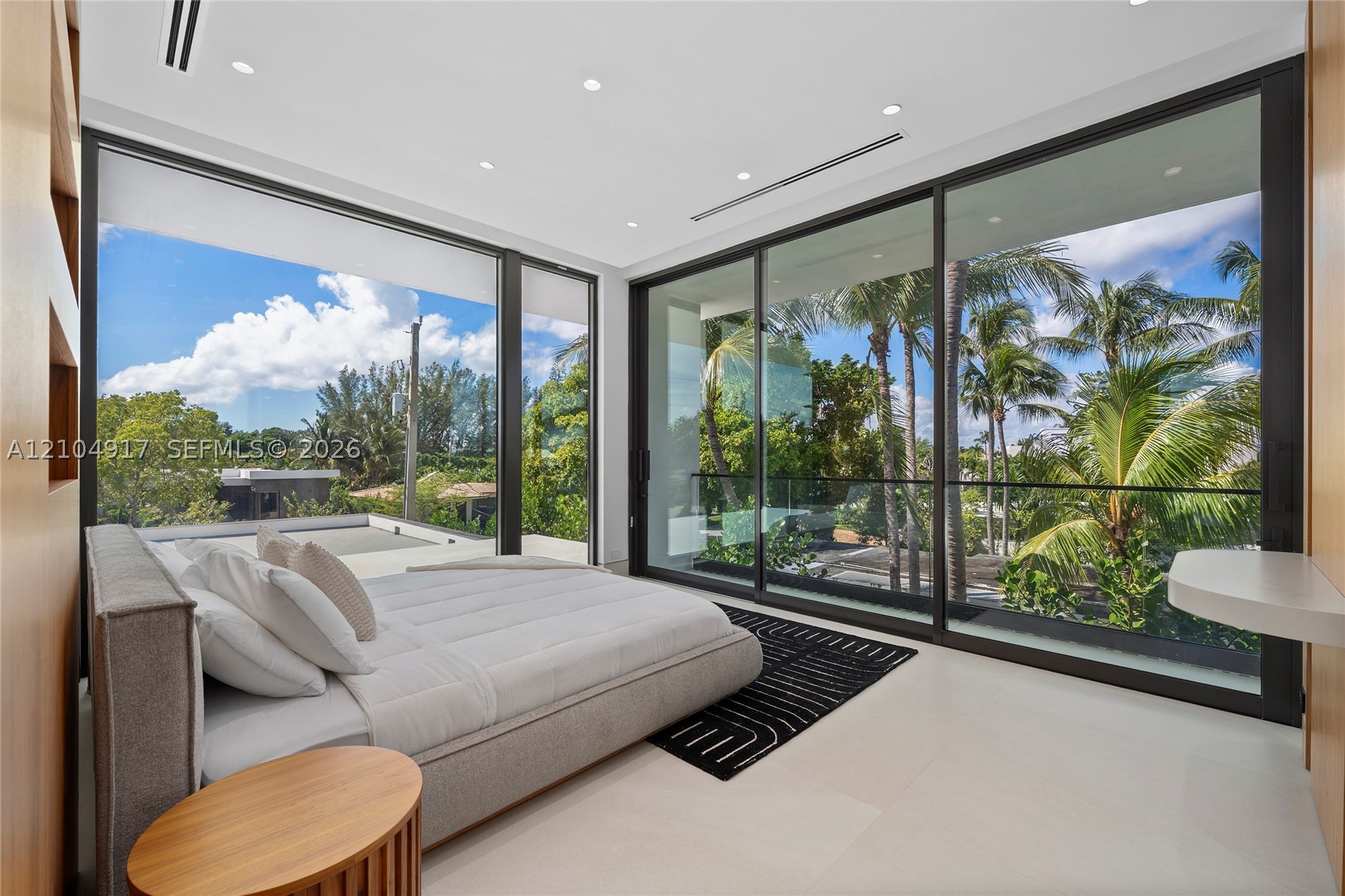 271 N Shore Dr Miami Beach, FL 33141