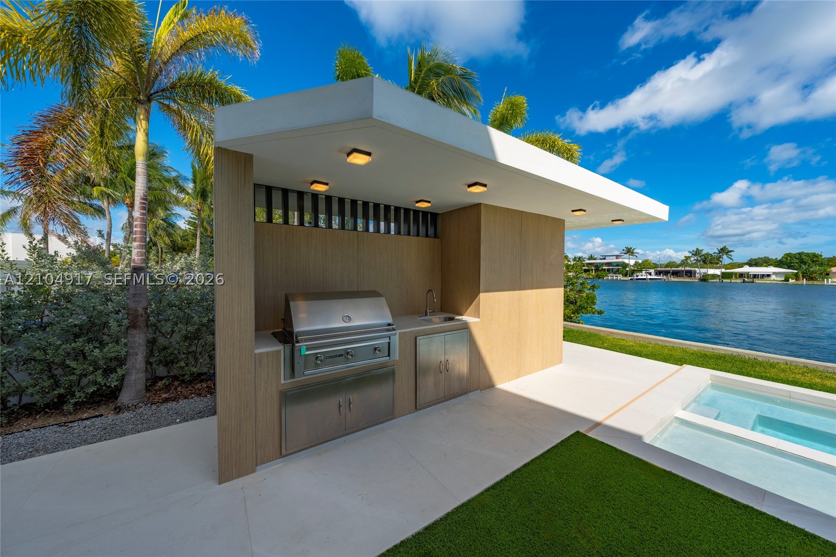 271 N Shore Dr Miami Beach, FL 33141