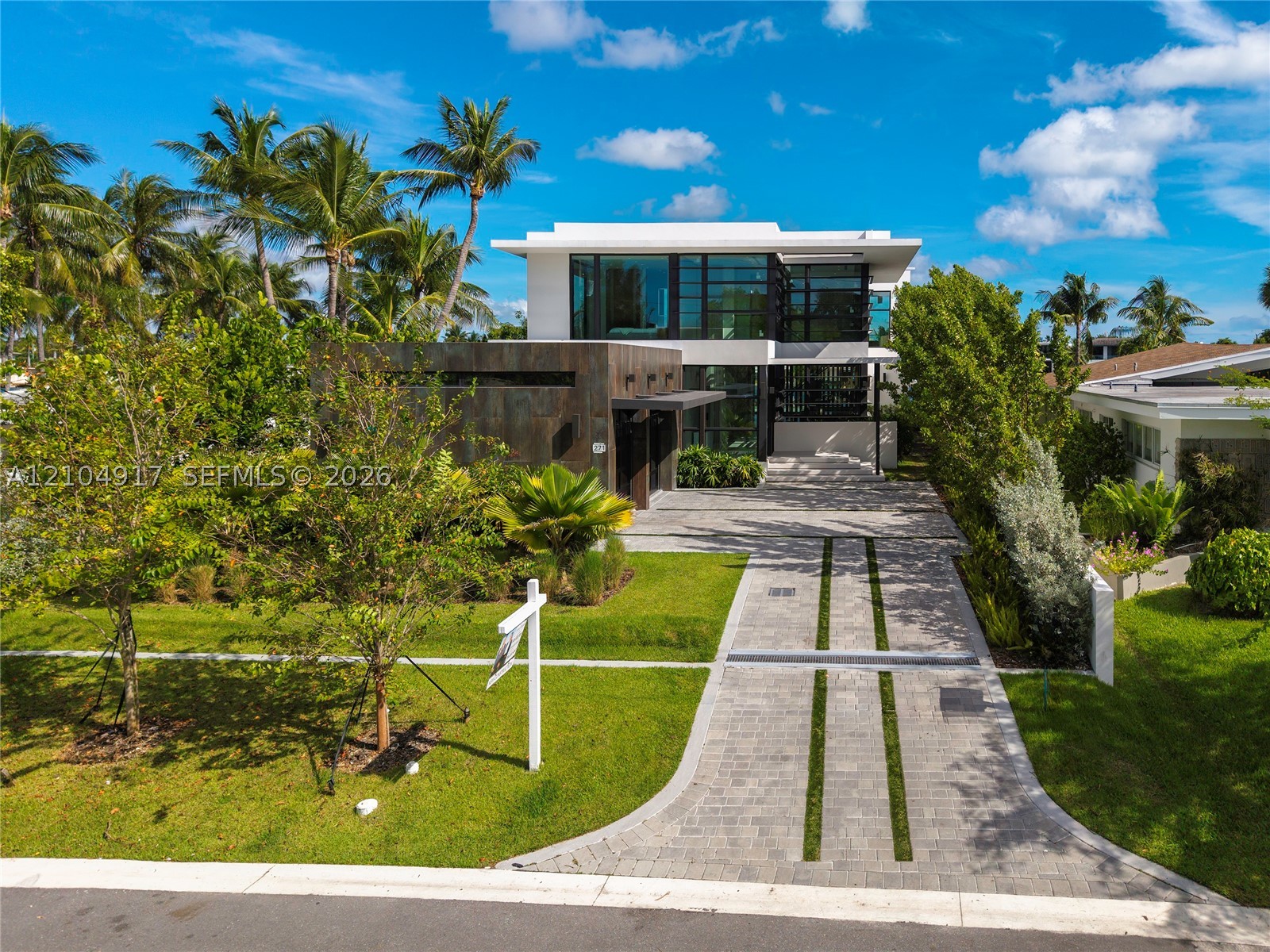 271 N Shore Dr Miami Beach, FL 33141