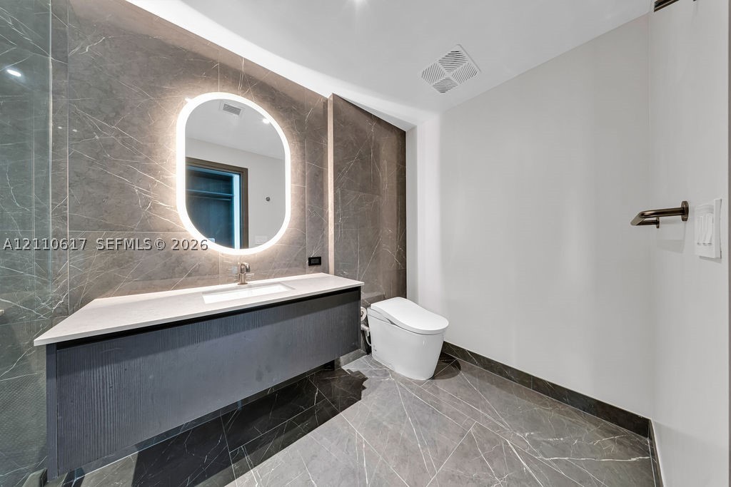 image E11EVEN Hotel & Residences14