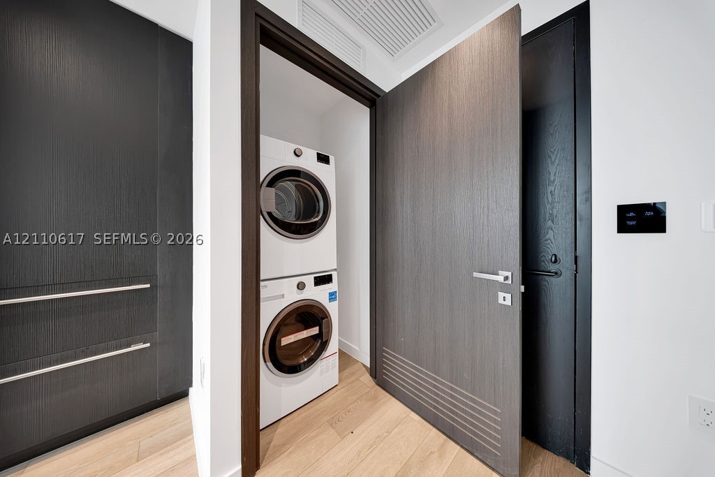 image E11EVEN Hotel & Residences7